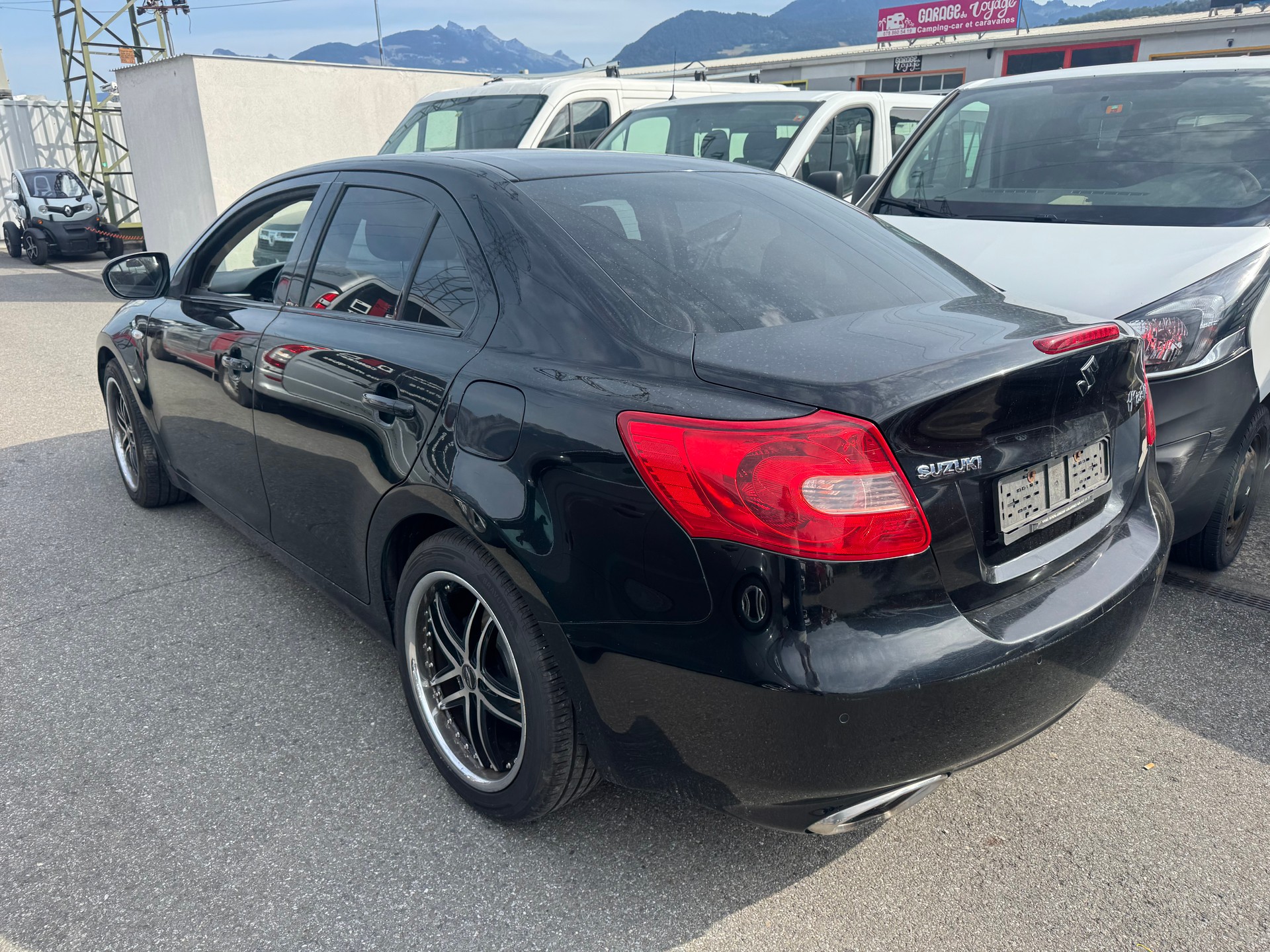 SUZUKI Kizashi 2.4 GL Top 4WD CVT-image-3