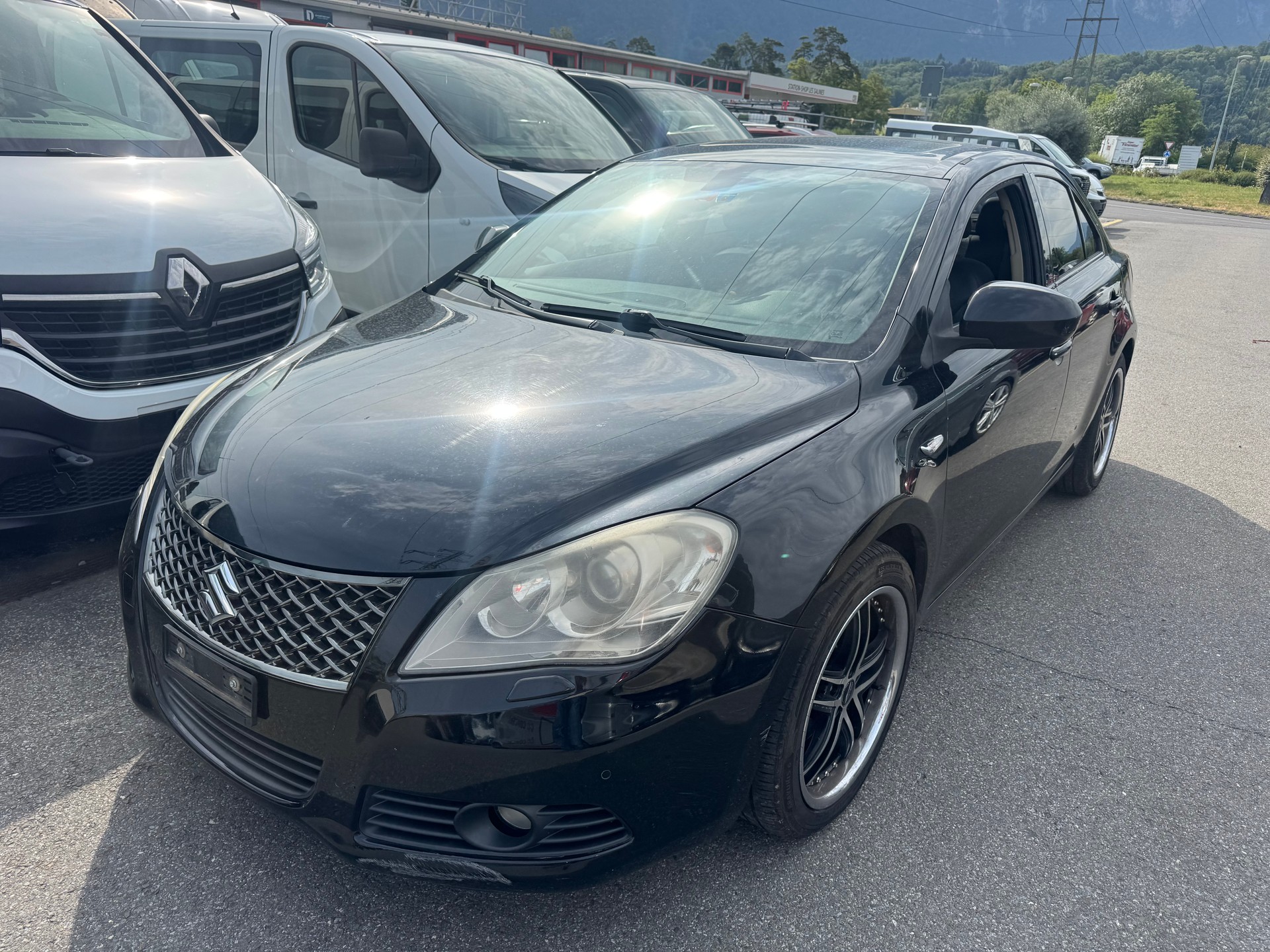 SUZUKI Kizashi 2.4 GL Top 4WD CVT-image-0