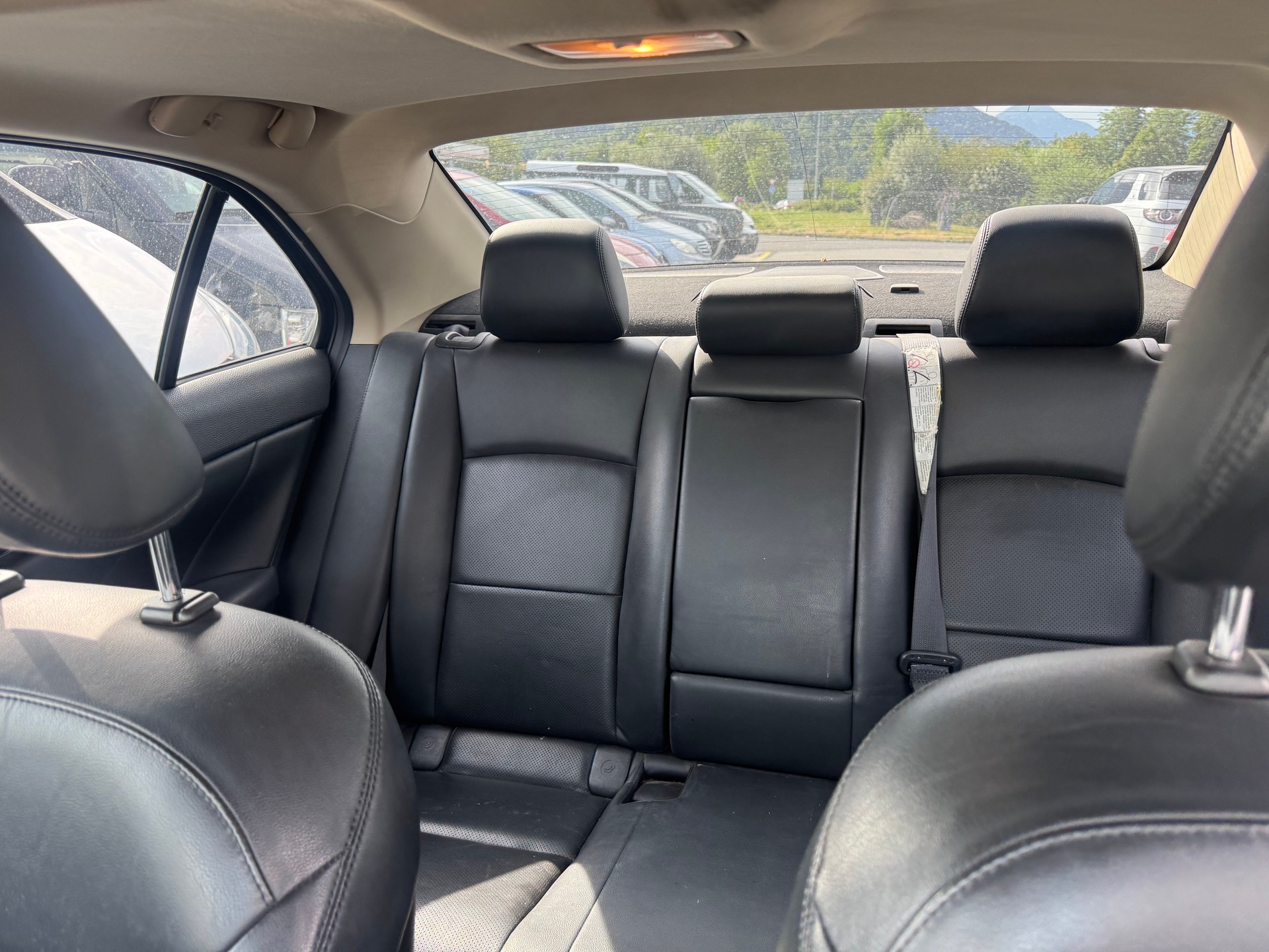 SUZUKI Kizashi 2.4 GL Top 4WD CVT-image-9