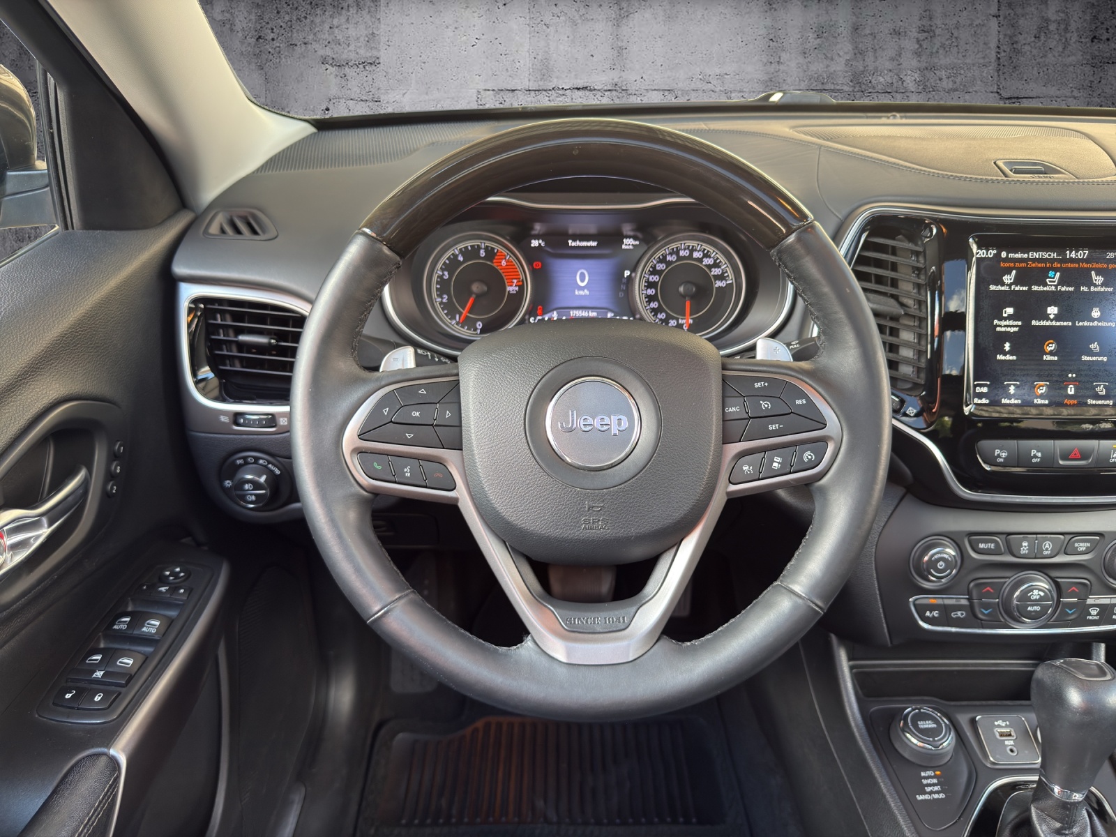 JEEP Cherokee 2.0 Overland AWD Drive I 9ATX *CH-Fahrzeug*-image-7