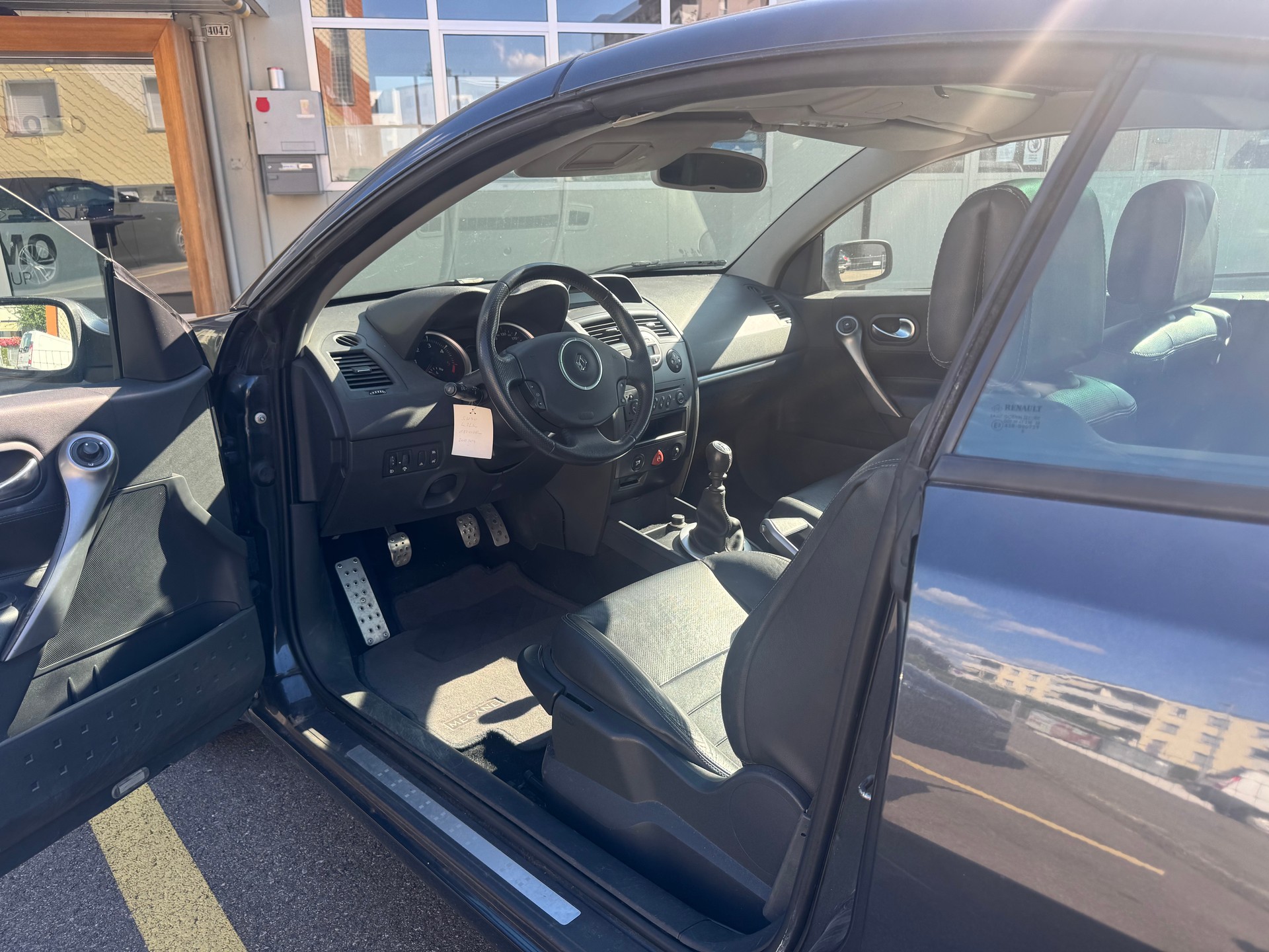 RENAULT Mégane C-C 1.9 dCi Dynamique Confort-image-9