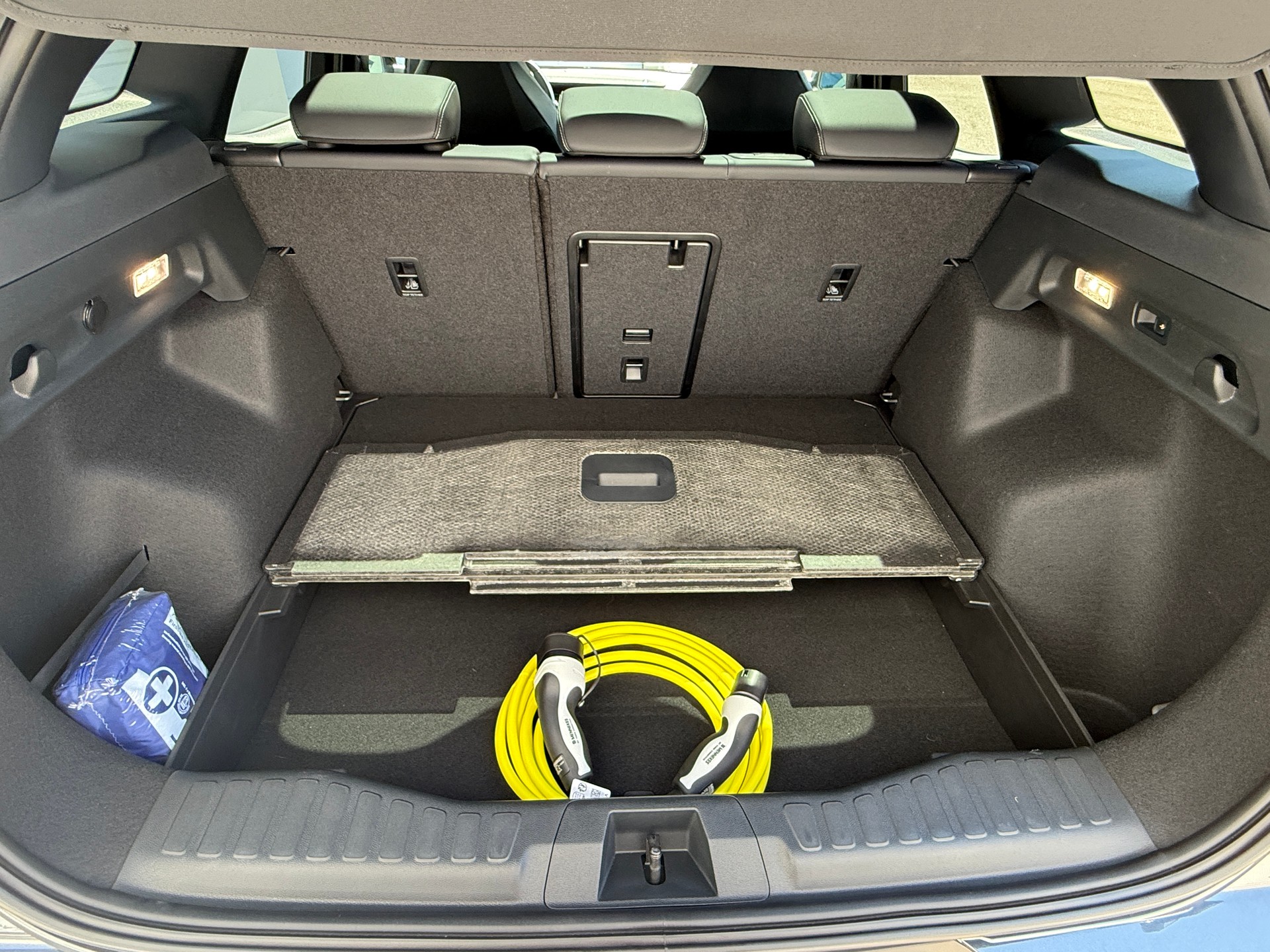FORD Explorer Elektro 77kWh Extended Range PREMIUM mit Anhängerkupplung, Wärmepumpe & Panoramadach-image-13