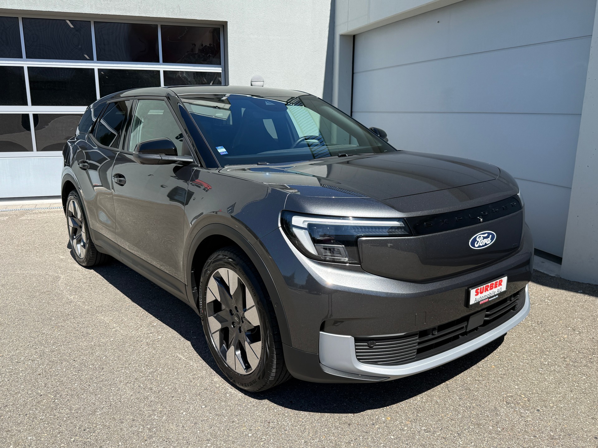 FORD Explorer Elektro 77kWh Extended Range PREMIUM mit Anhängerkupplung, Wärmepumpe & Panoramadach-image-6