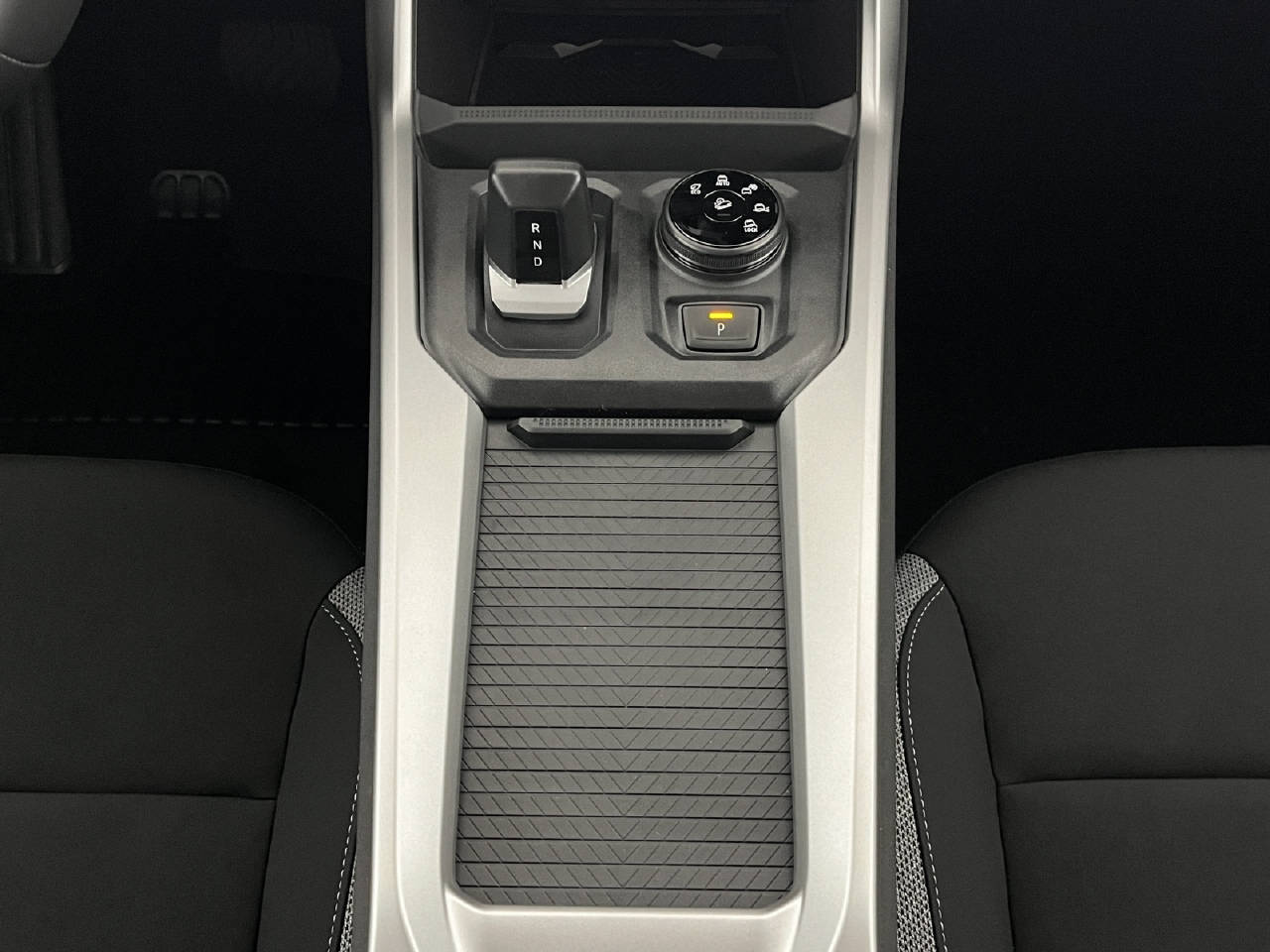 DACIA Bigster 1.2 Hybrid Journey 4WD-image-12