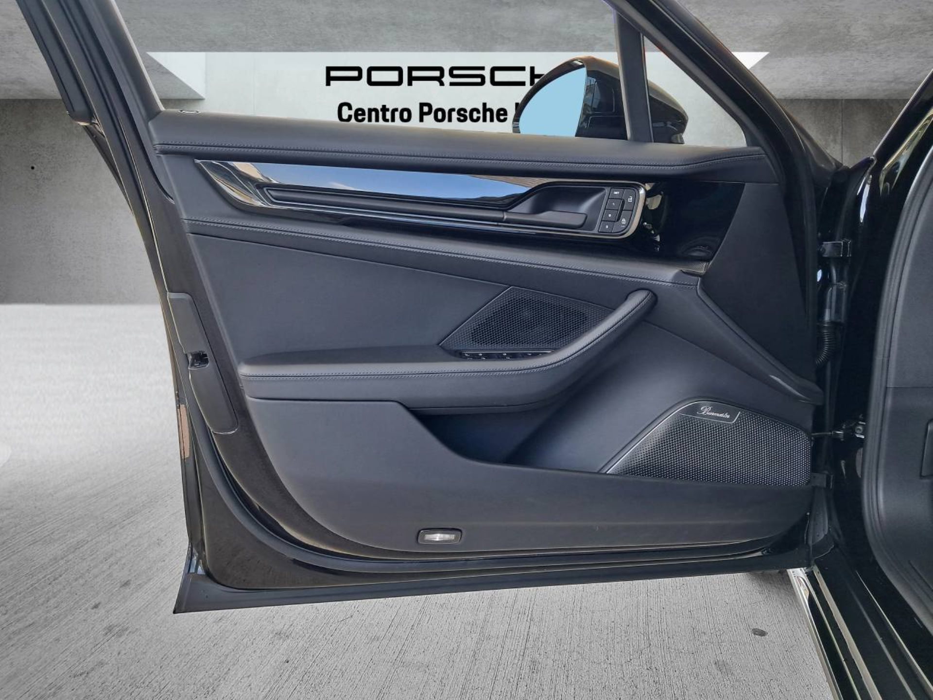 PORSCHE Panamera Turbo E-Hybrid (MY24)-image-28