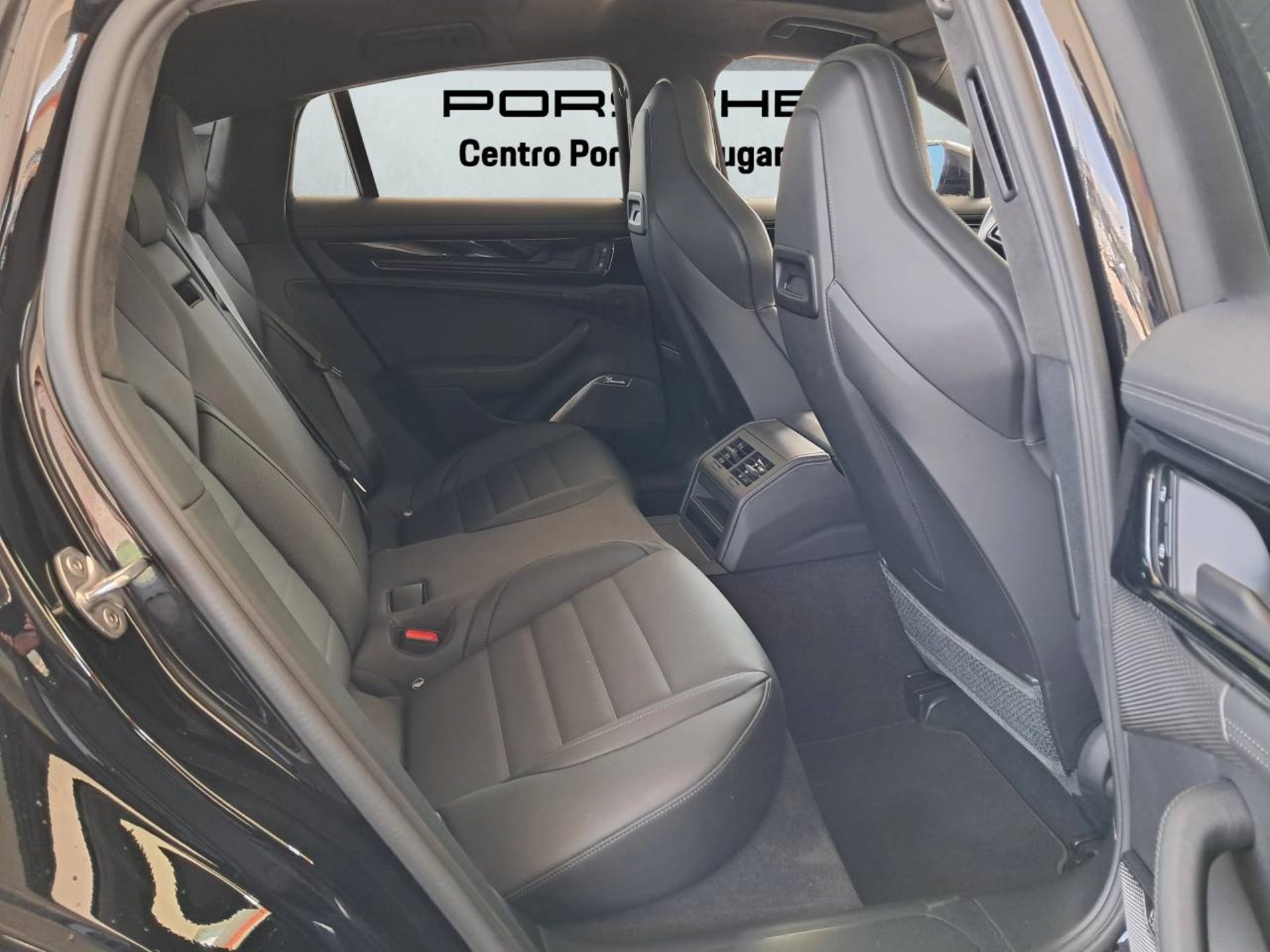 PORSCHE Panamera Turbo E-Hybrid (MY24)-image-17