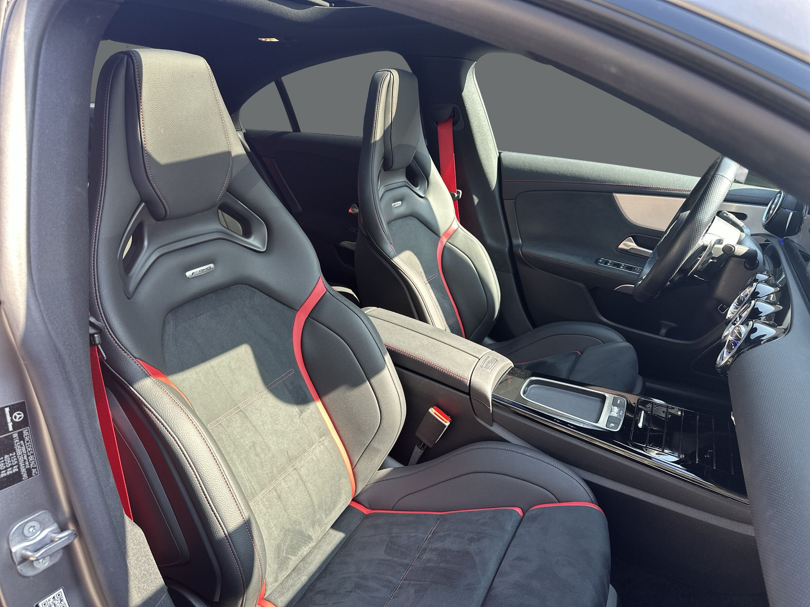 MERCEDES-BENZ CLA 35 AMG 4Matic 8G-DCT-image-17