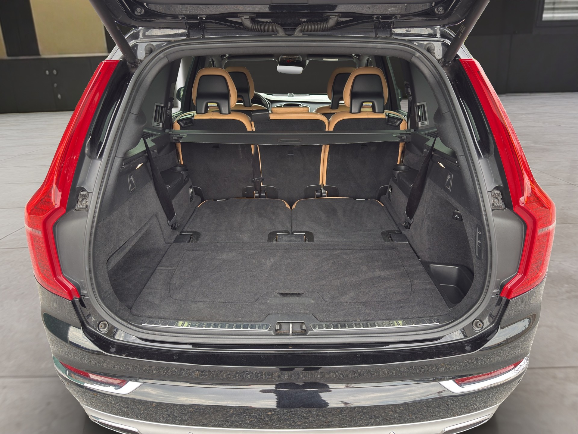 VOLVO XC90 2.0 D5 First Ed. 7P. AWD-image-15