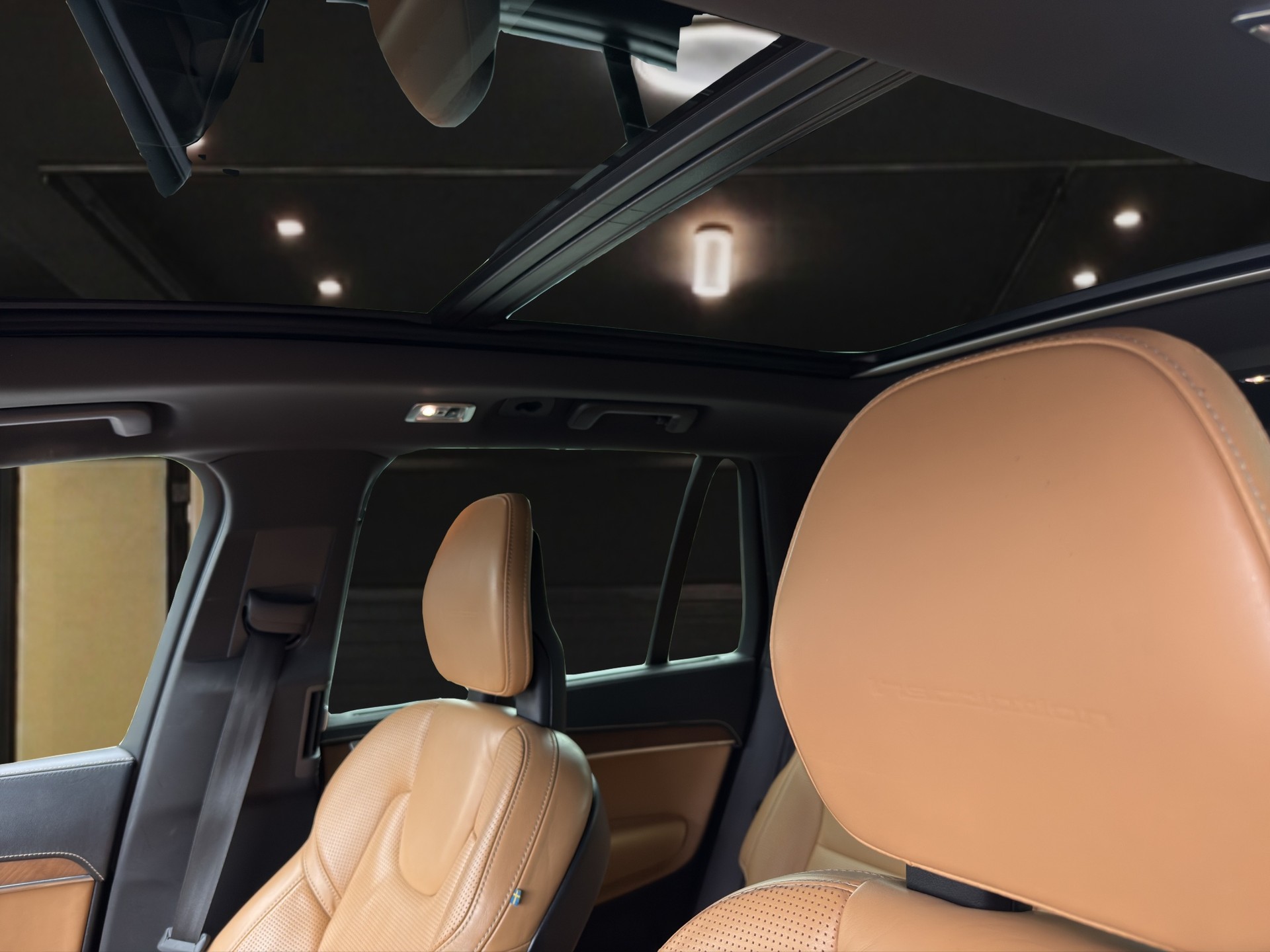 VOLVO XC90 2.0 D5 First Ed. 7P. AWD-image-9