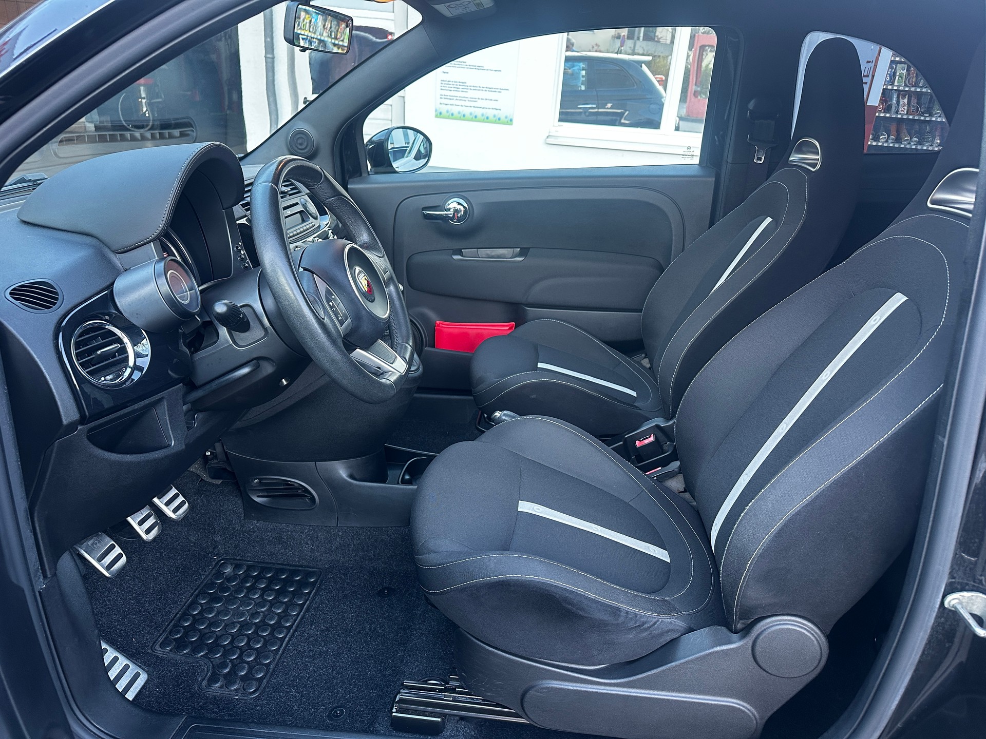 FIAT 500 1.4 16V Turbo Abarth-image-9