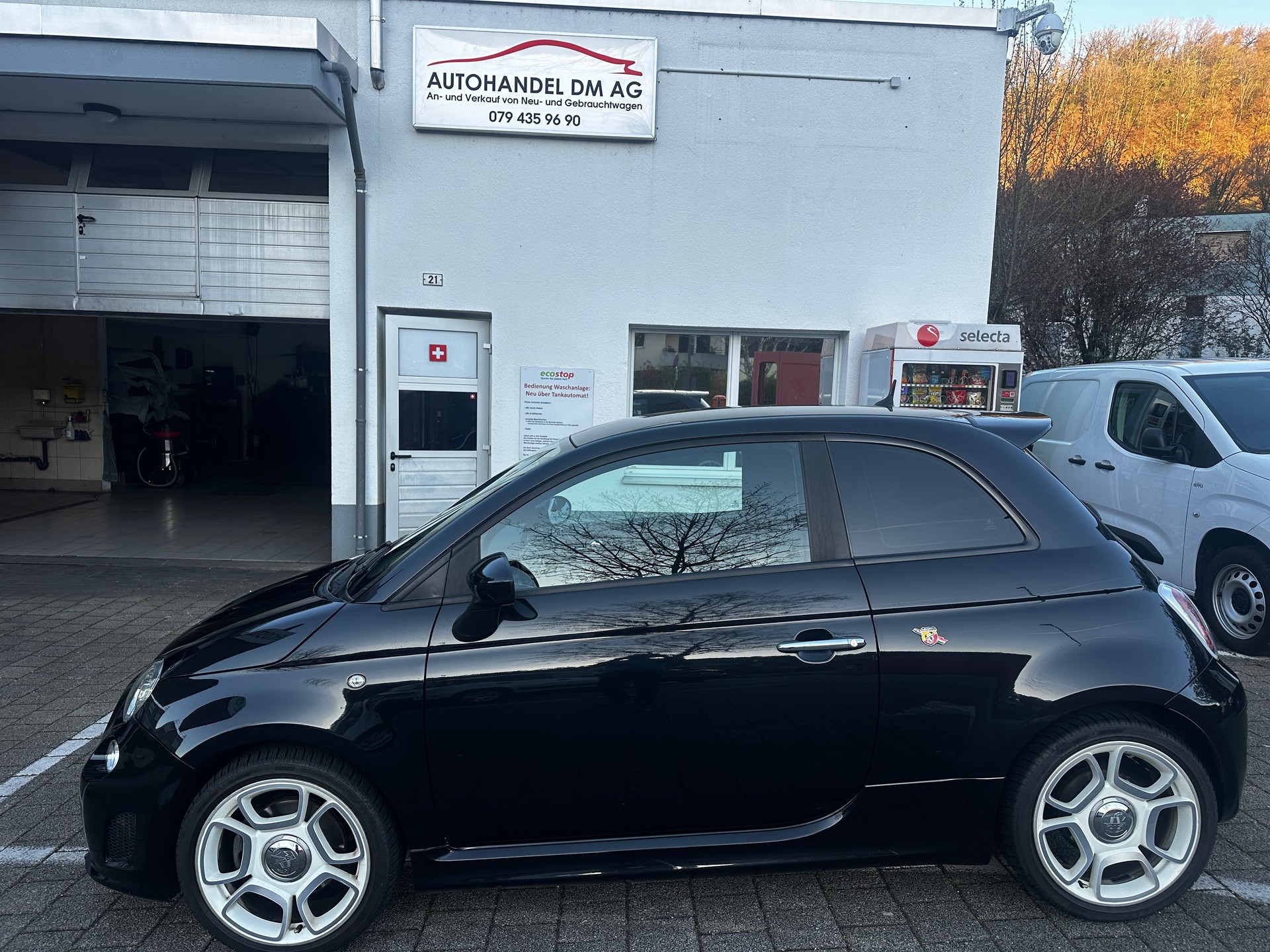 FIAT 500 1.4 16V Turbo Abarth-image-2