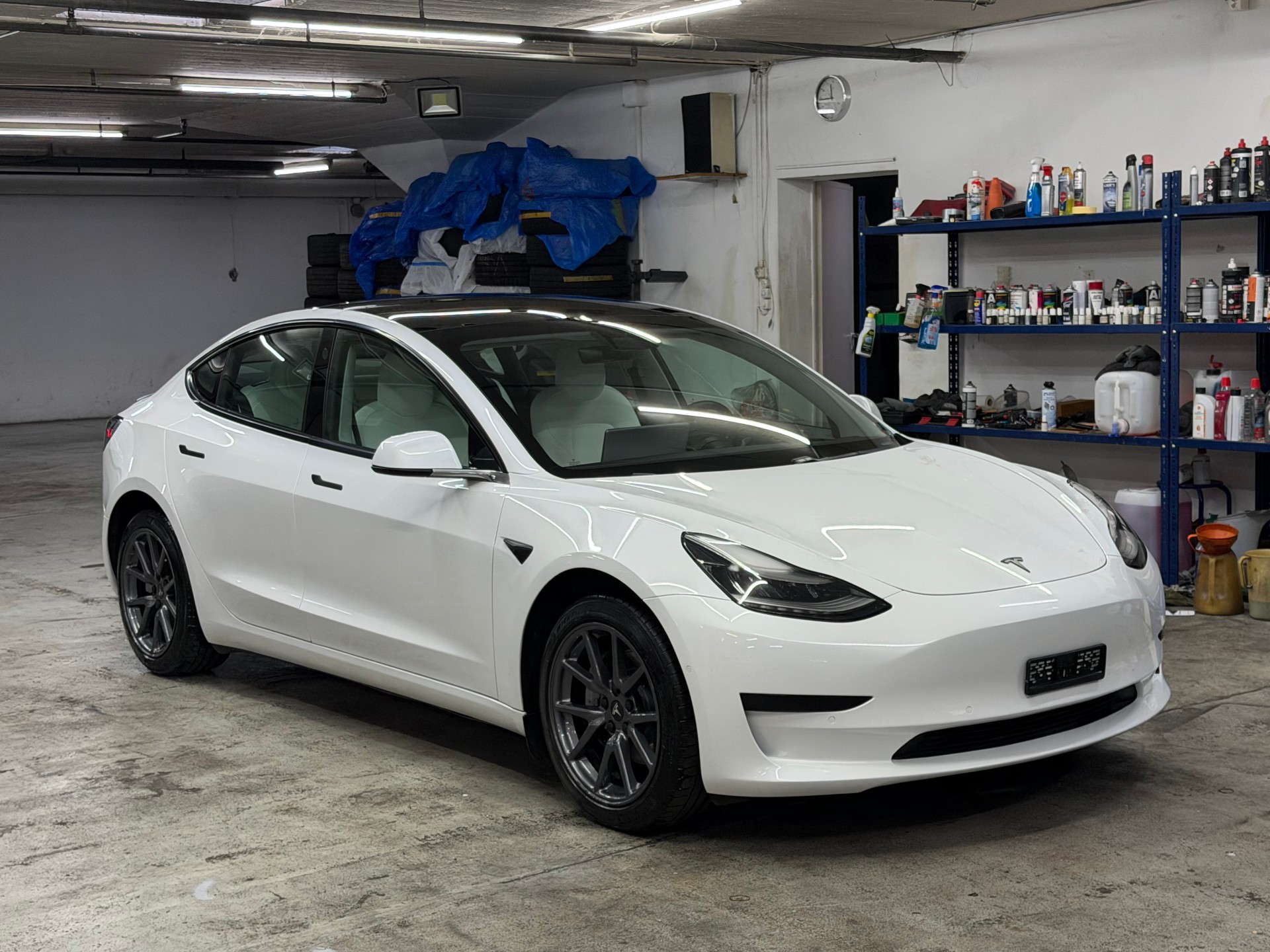 TESLA Model 3-image-2
