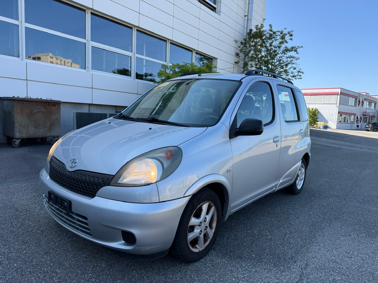 TOYOTA Yaris Verso 1.3 Linea Luna-image-2