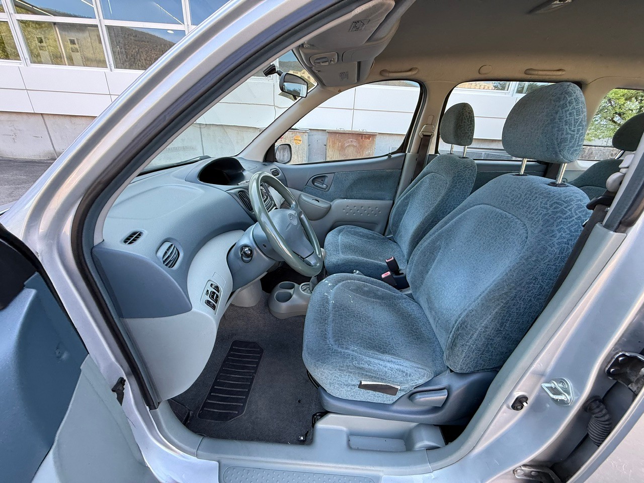 TOYOTA Yaris Verso 1.3 Linea Luna-image-13