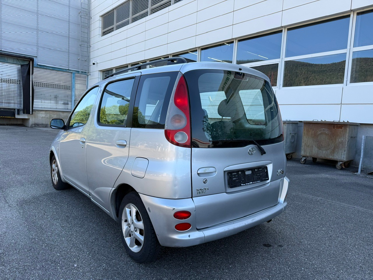 TOYOTA Yaris Verso 1.3 Linea Luna-image-4