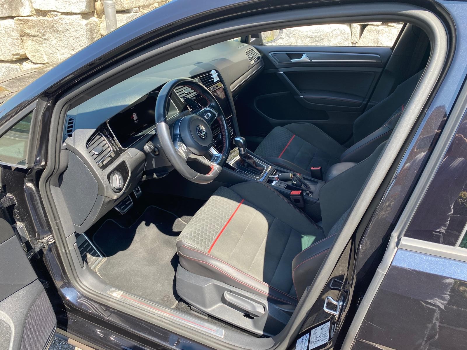 VW Golf 2.0 TSI GTI Performance DSG-image-8