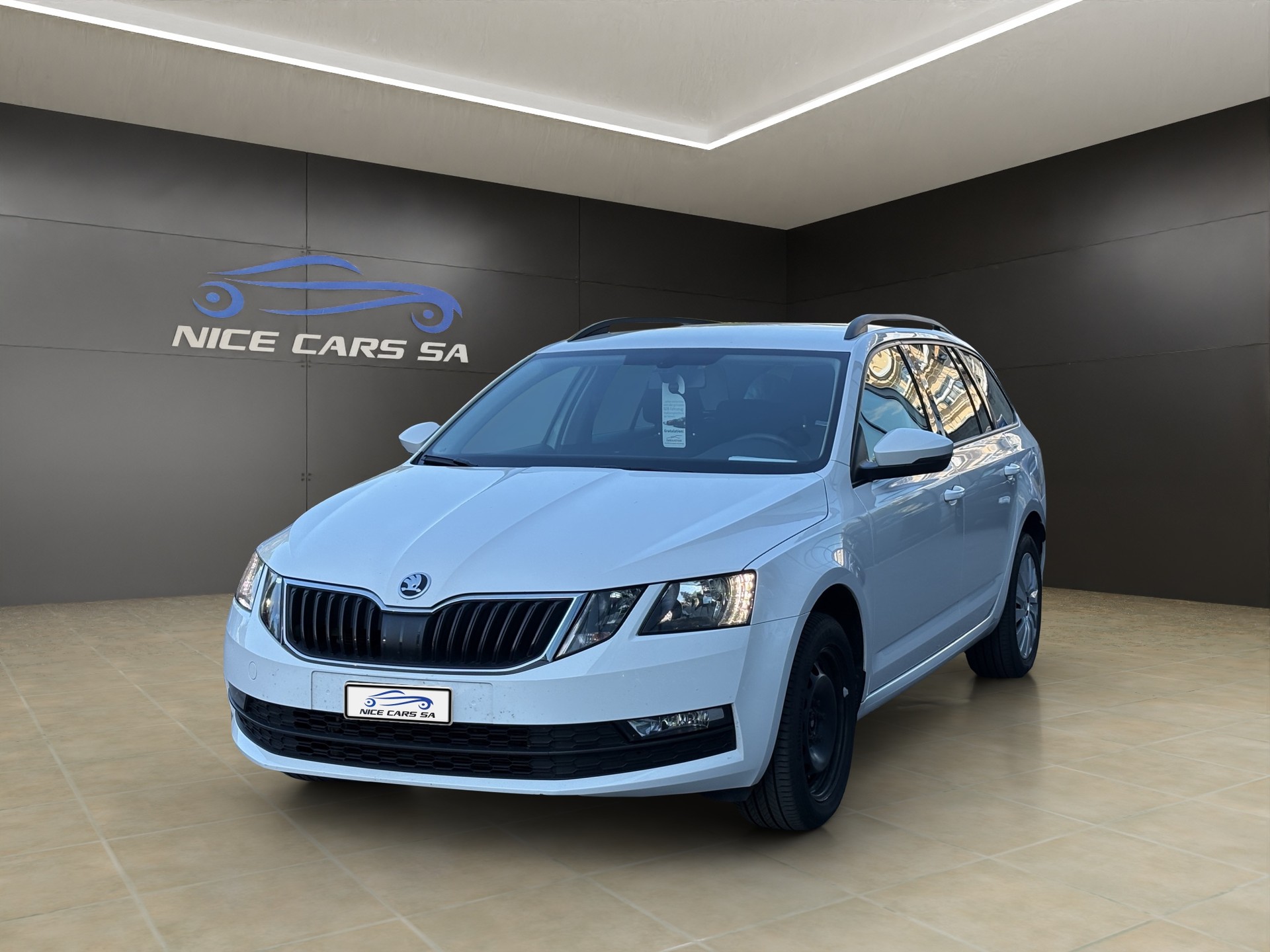 SKODA Octavia Combi 2.0 TDI Ambition 4x4 DSG-image-0