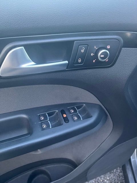 VW Touran 2.0 TDI BlueMotion Technology Highline-image-9