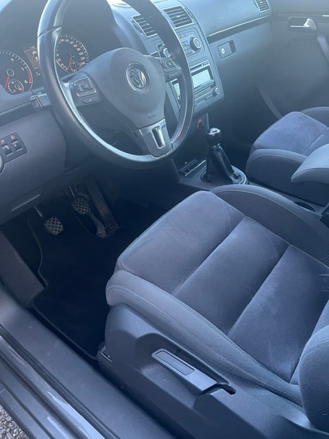 VW Touran 2.0 TDI BlueMotion Technology Highline-image-4
