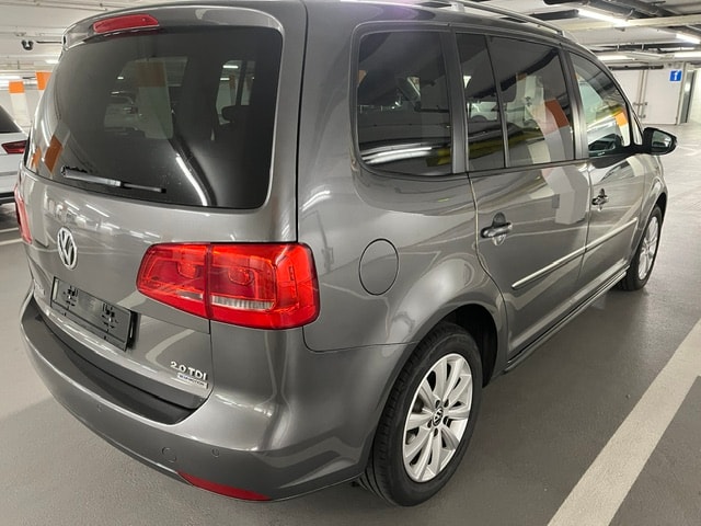 VW Touran 2.0 TDI BlueMotion Technology Highline-image-3
