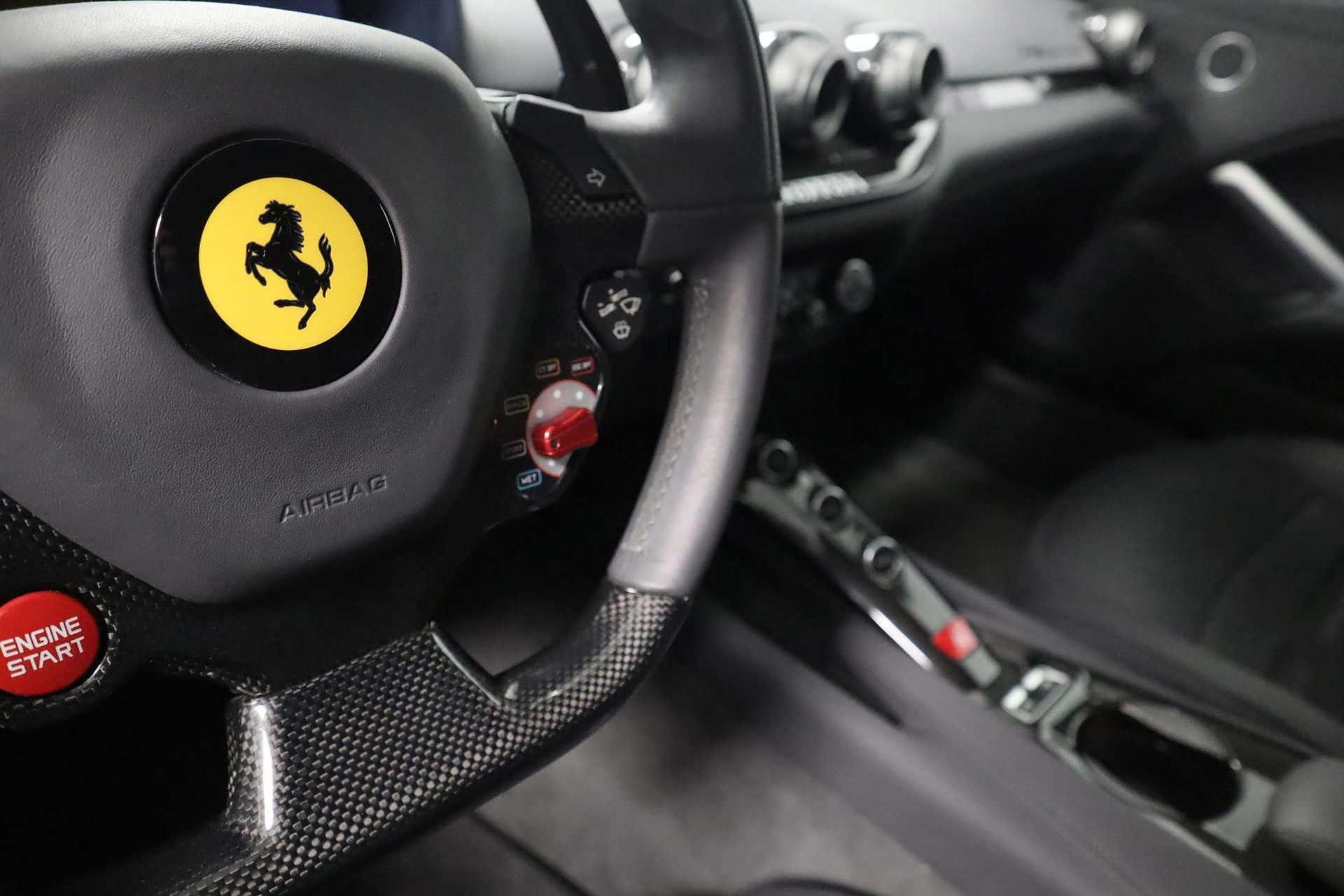 FERRARI F12 Berlinetta-image-12