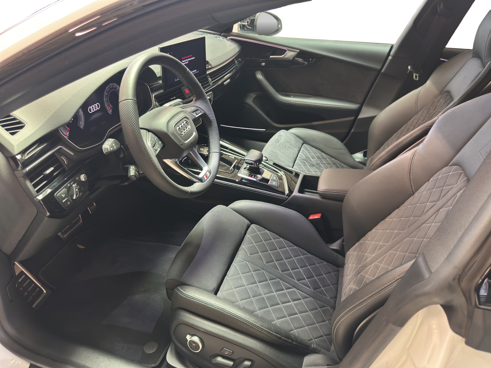 AUDI A5 Sportback 40 TDI S-Line Attraction quattro S-tronic-image-9