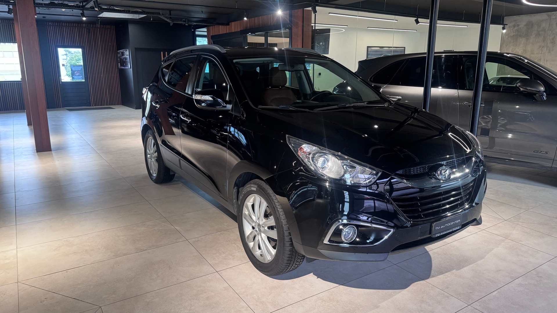 HYUNDAI iX 35 2.0 Style 4WD Automatic-image-1