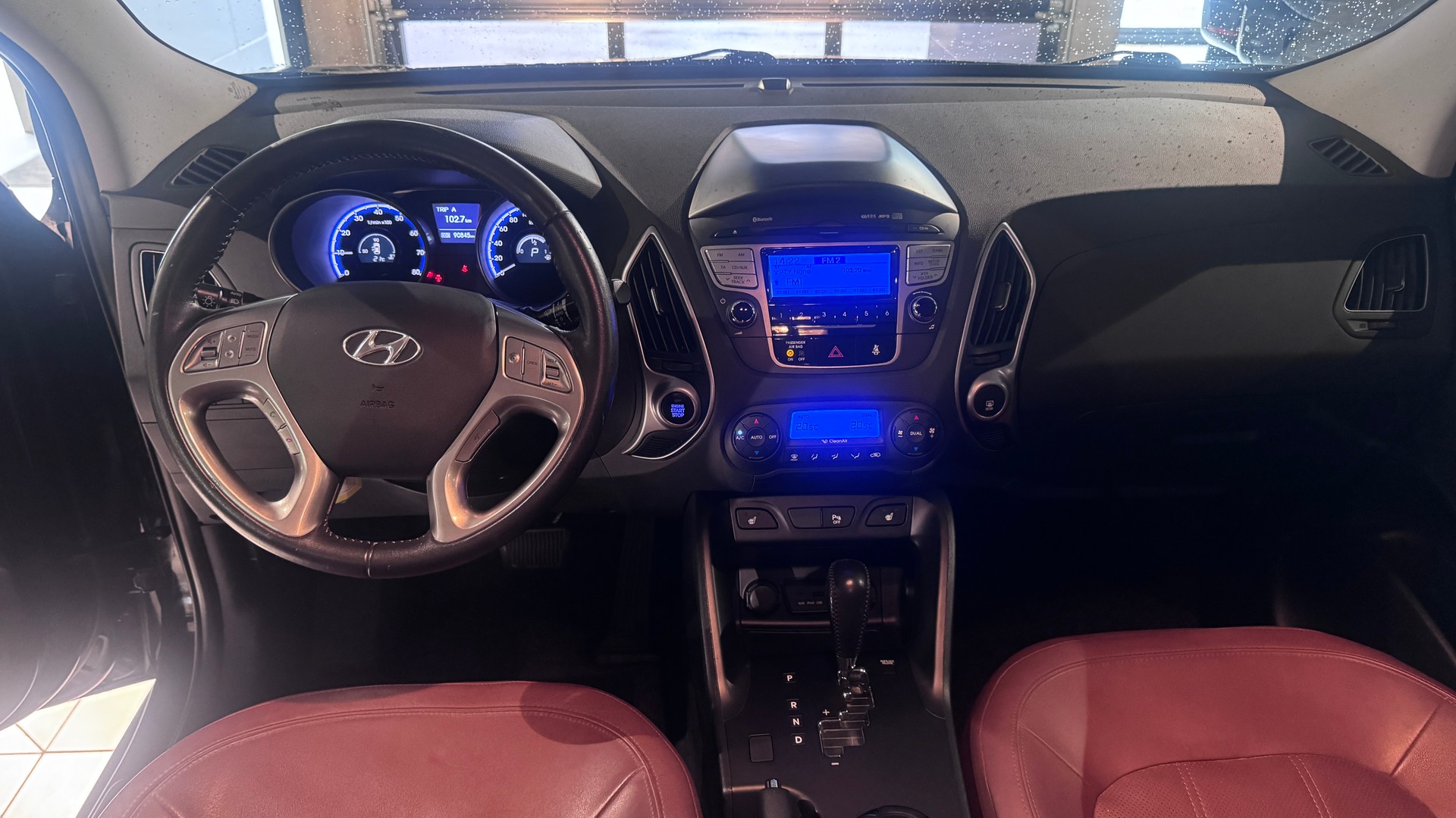 HYUNDAI iX 35 2.0 Style 4WD Automatic-image-5
