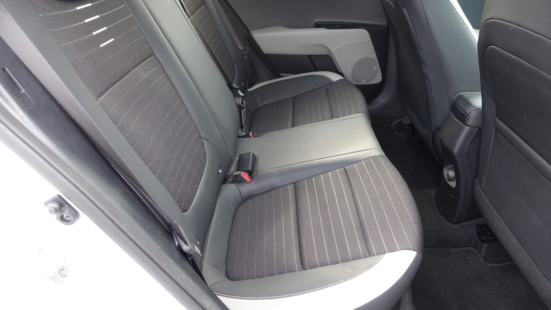 KIA Stonic 1.0 T-GDi-image-10