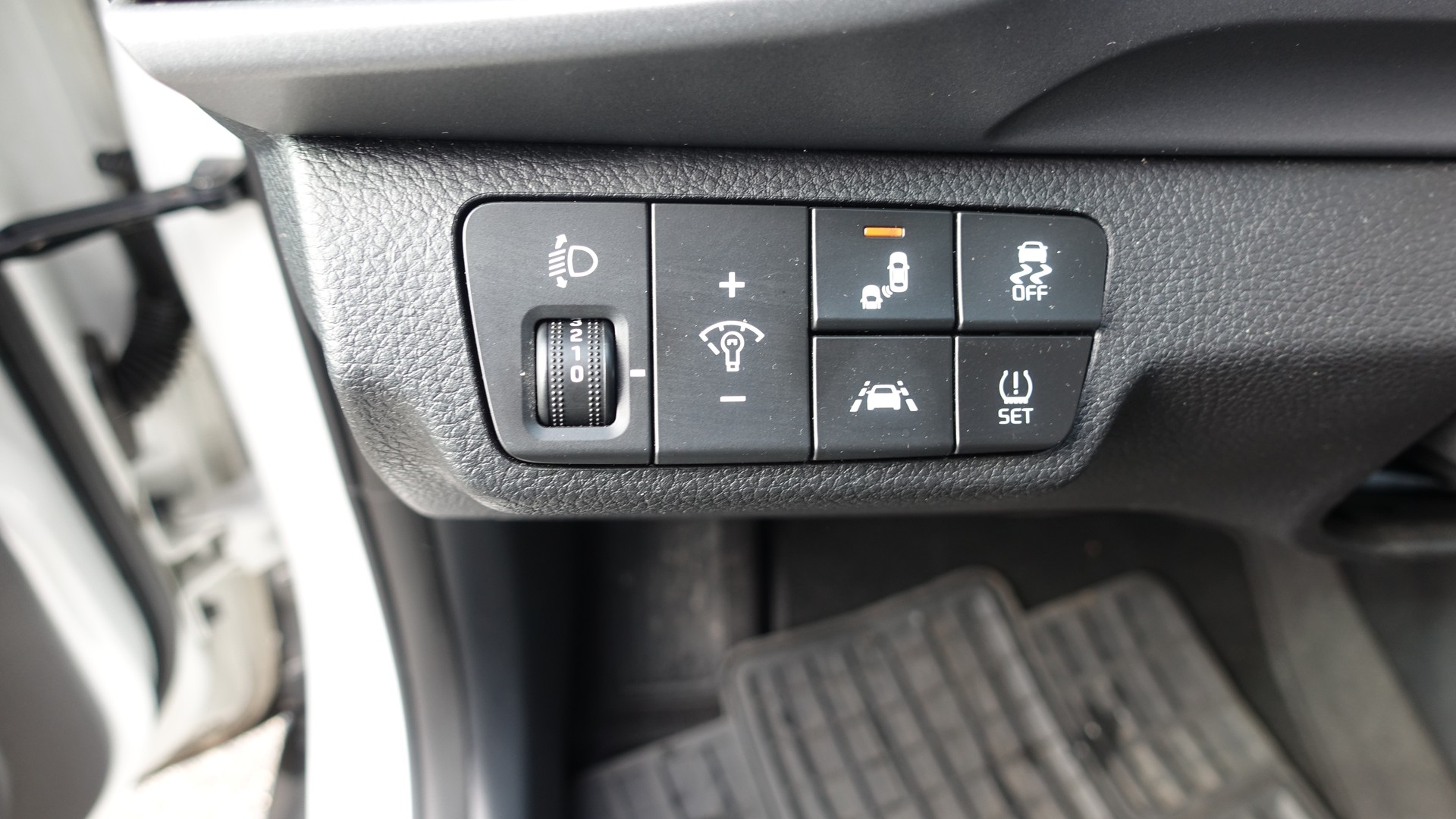 KIA Stonic 1.0 T-GDi-image-9