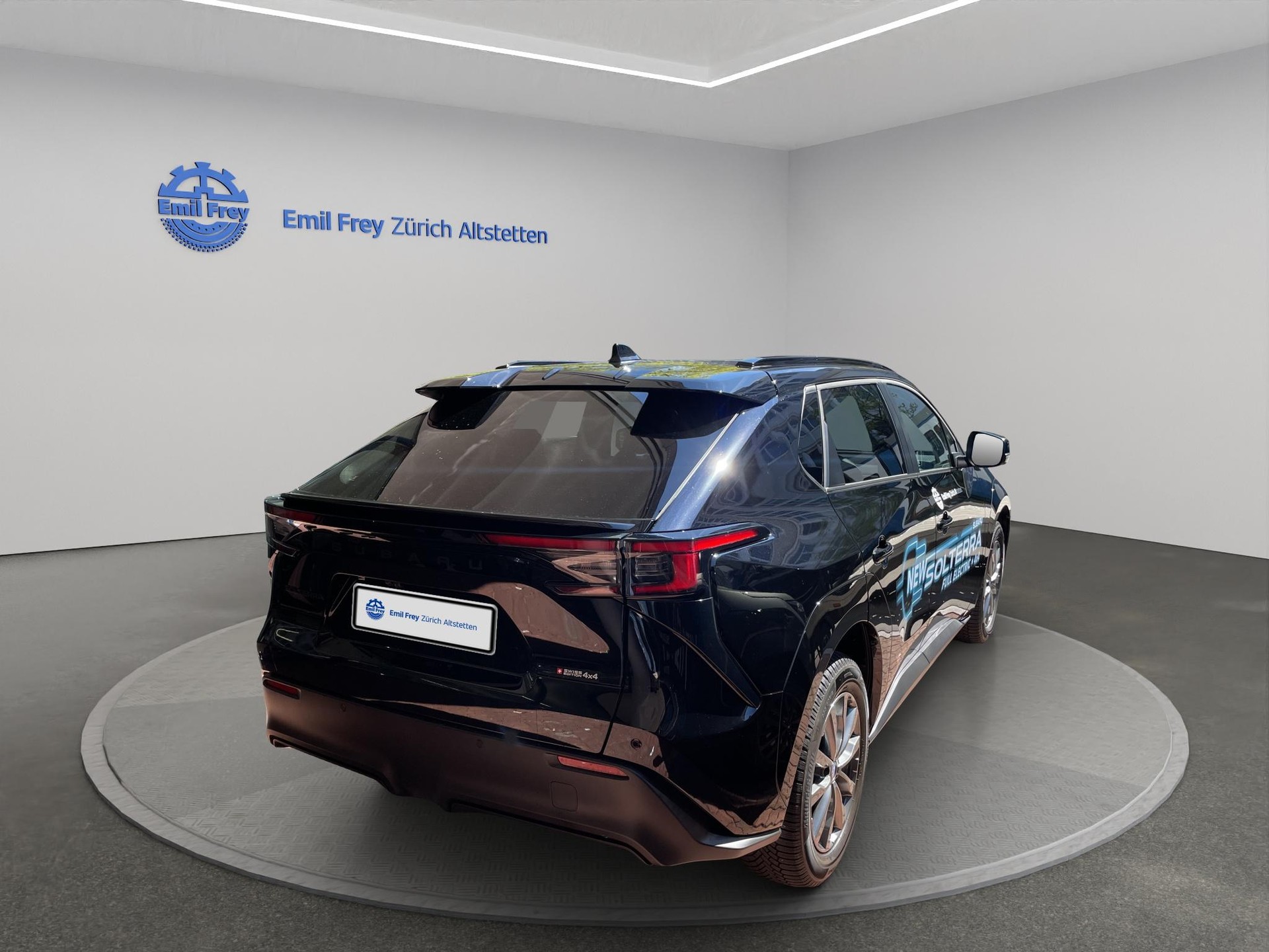 SUBARU Solterra eV Luxury AWD-showroom-element-1