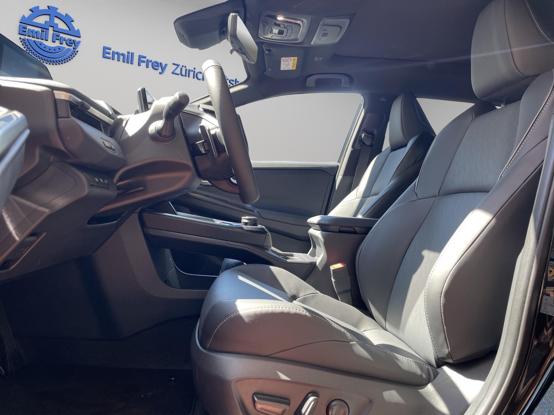 SUBARU Solterra eV Luxury AWD-image-5