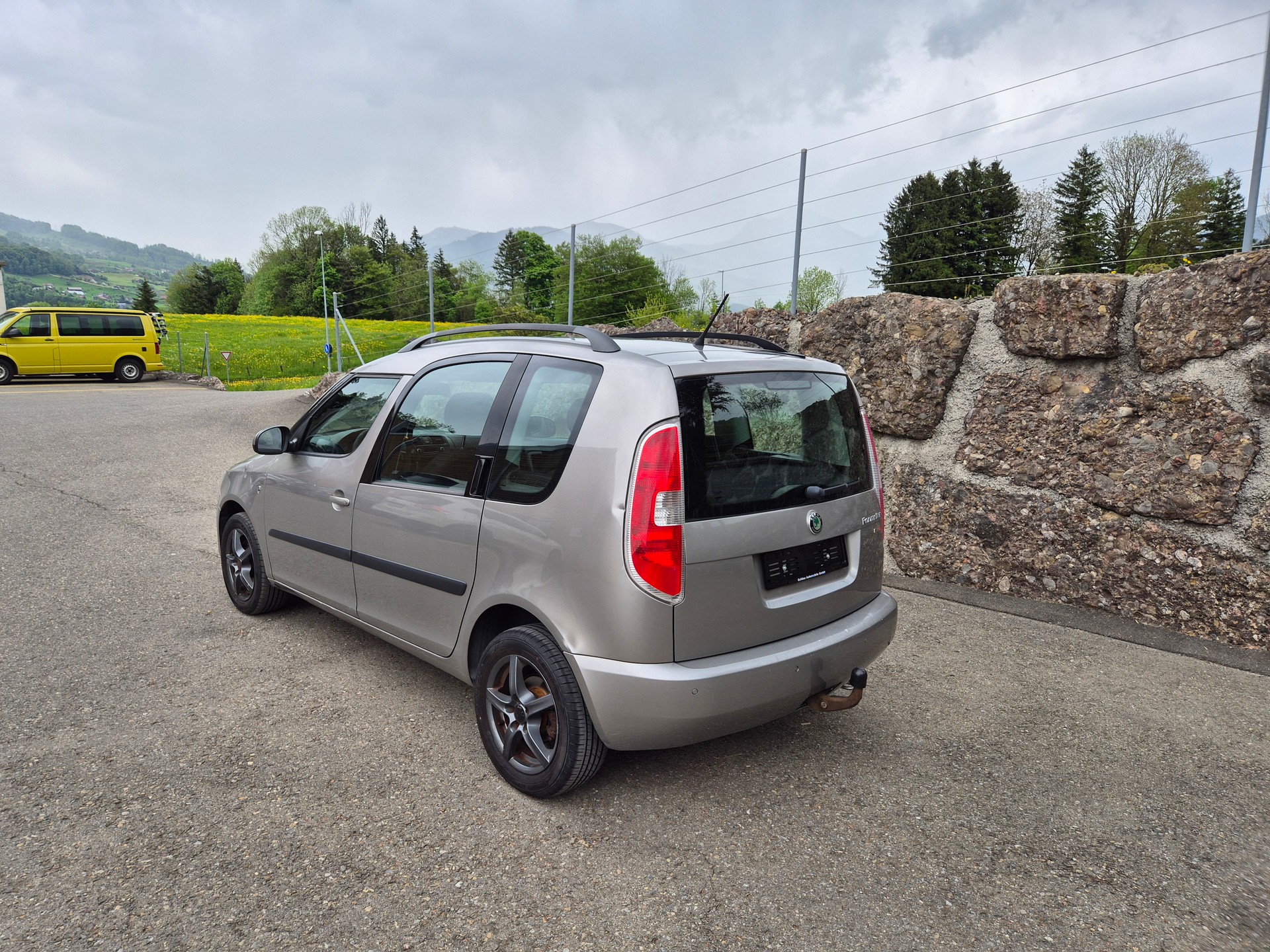 SKODA Roomster 1.6 TDI Ambition-image-2