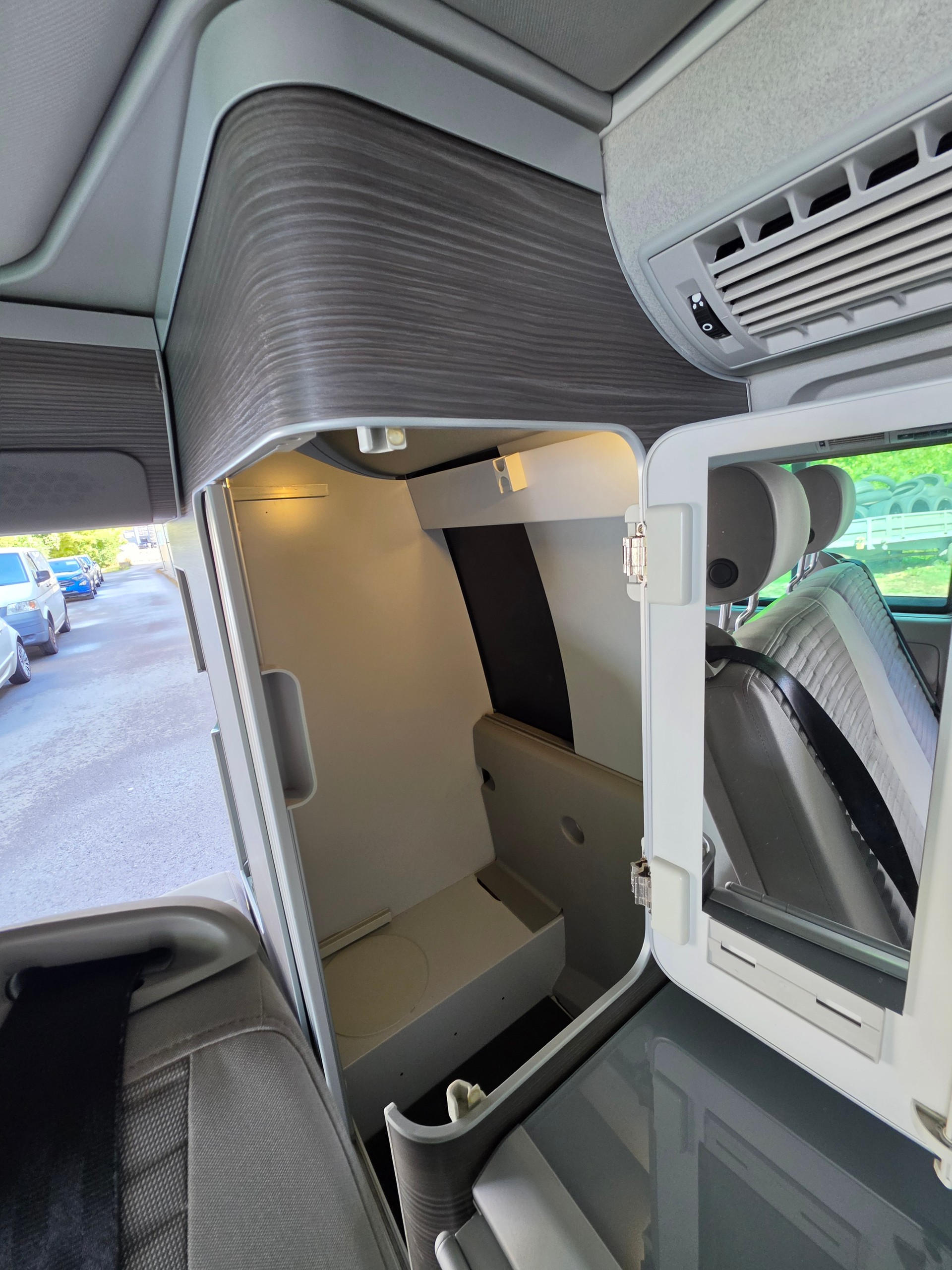 VW T6 California 2.0 TDI Ocean DSG-image-24