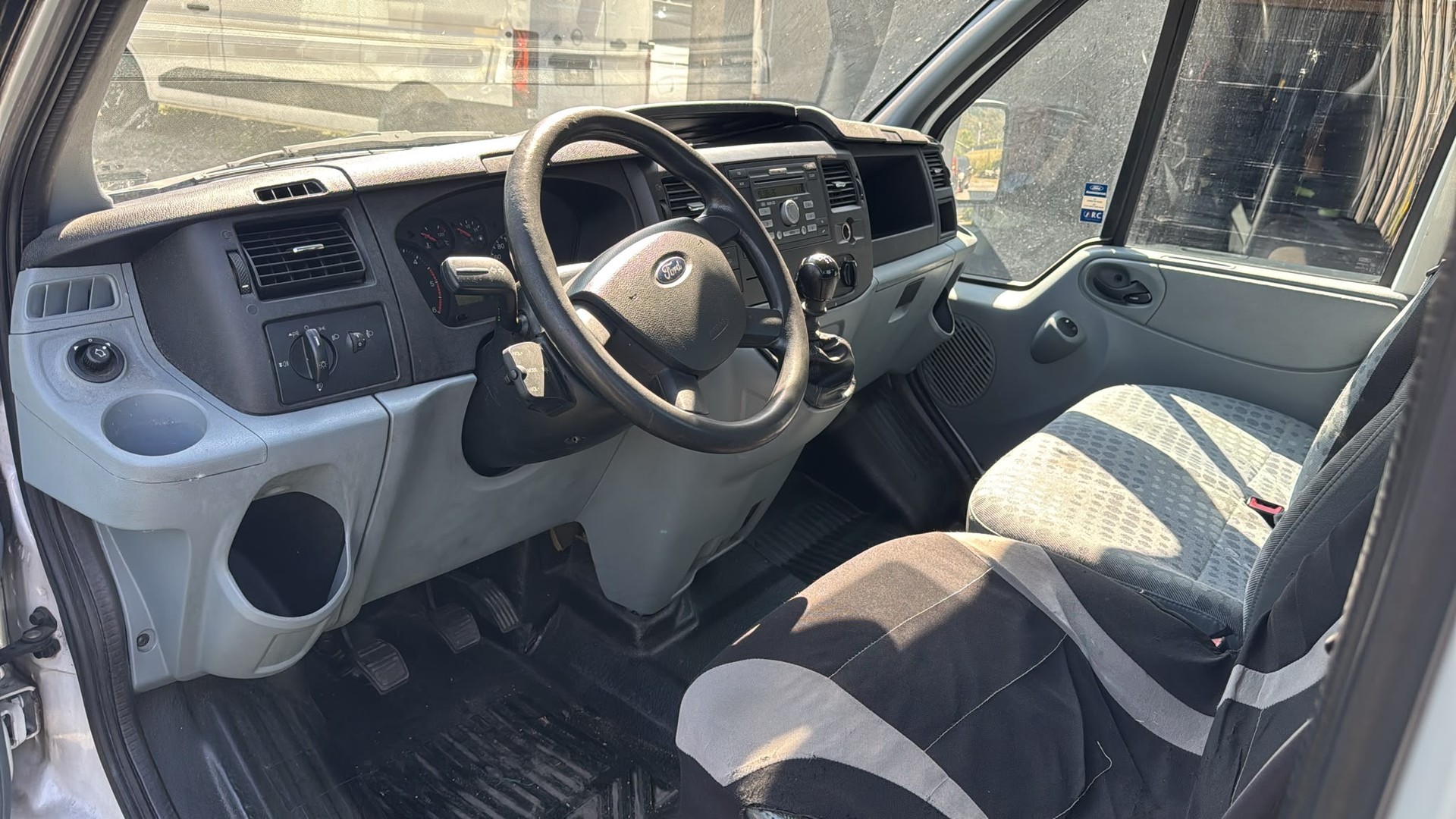 FORD 2.2 TDCi 125 Level 3-image-3