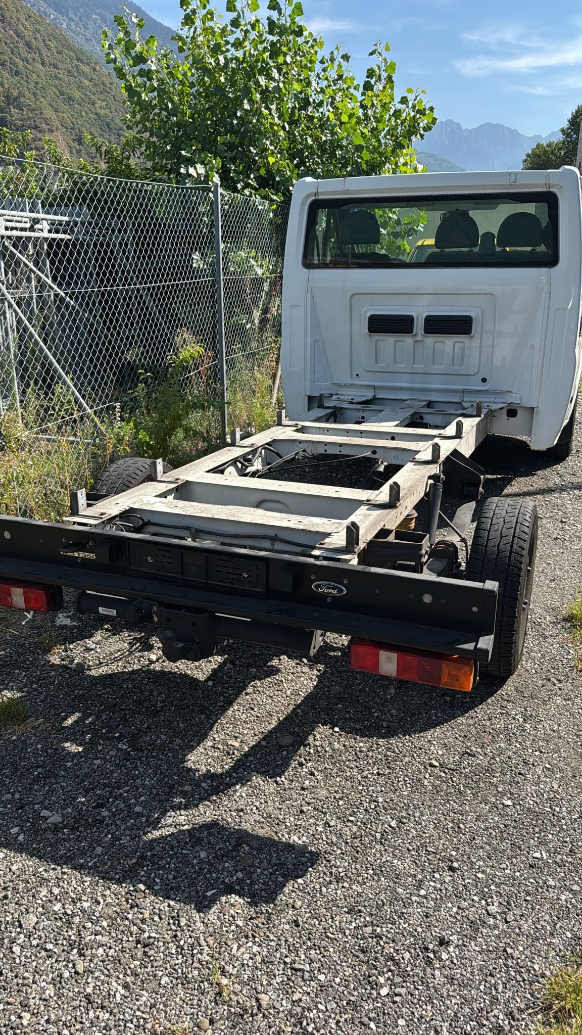 FORD 2.2 TDCi 125 Level 3-image-2