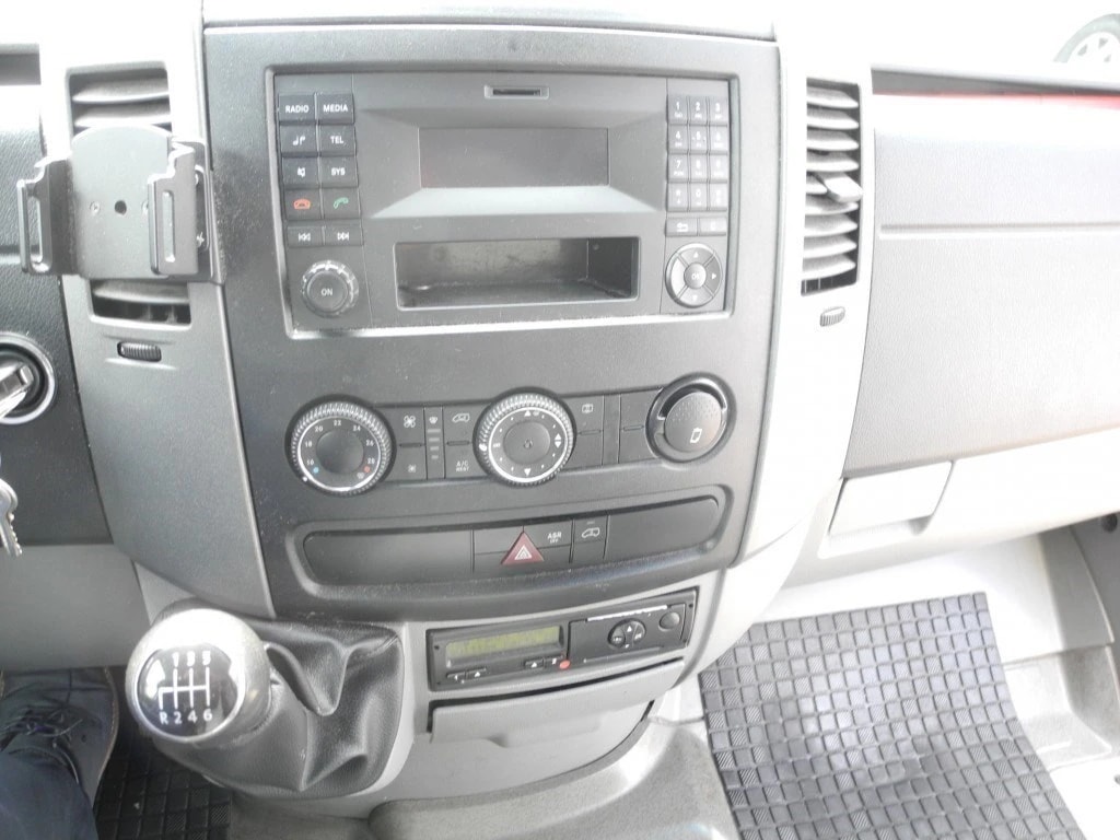 VW Crafter 50 2.0 BiTDI CR ** RF-Kamera ** Klimaanlage ** Tempomat ** Frisch ab MKF ** Nutz-1620kg **-image-9