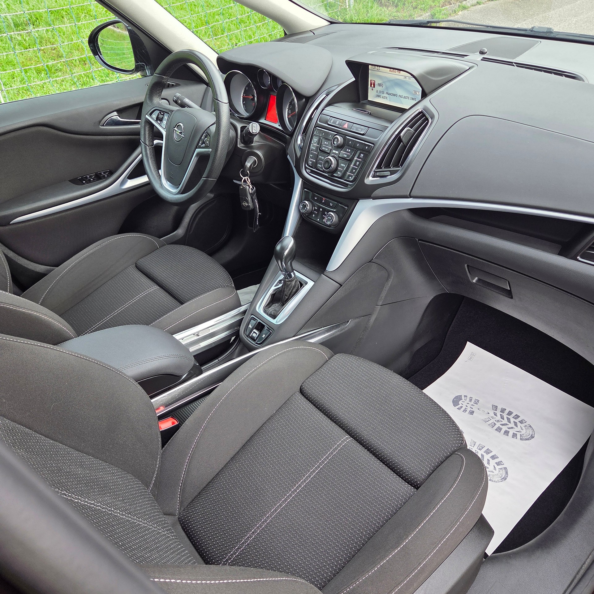 OPEL Zafira Tourer 1.4i 16V Turbo Sport Automatic-image-6