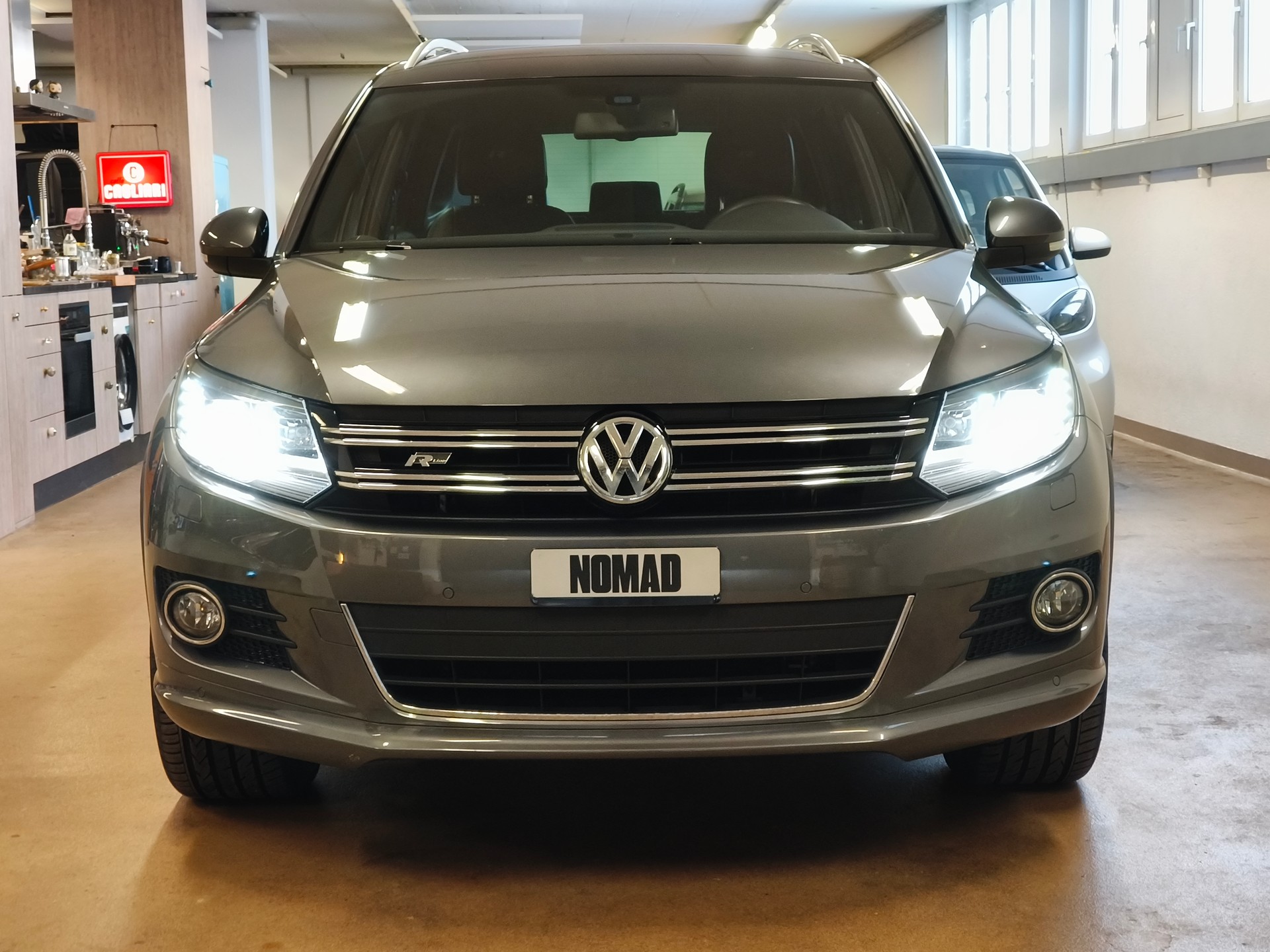 VW Tiguan 2.0 TSI R-Line Design 4Motion DSG-image-5