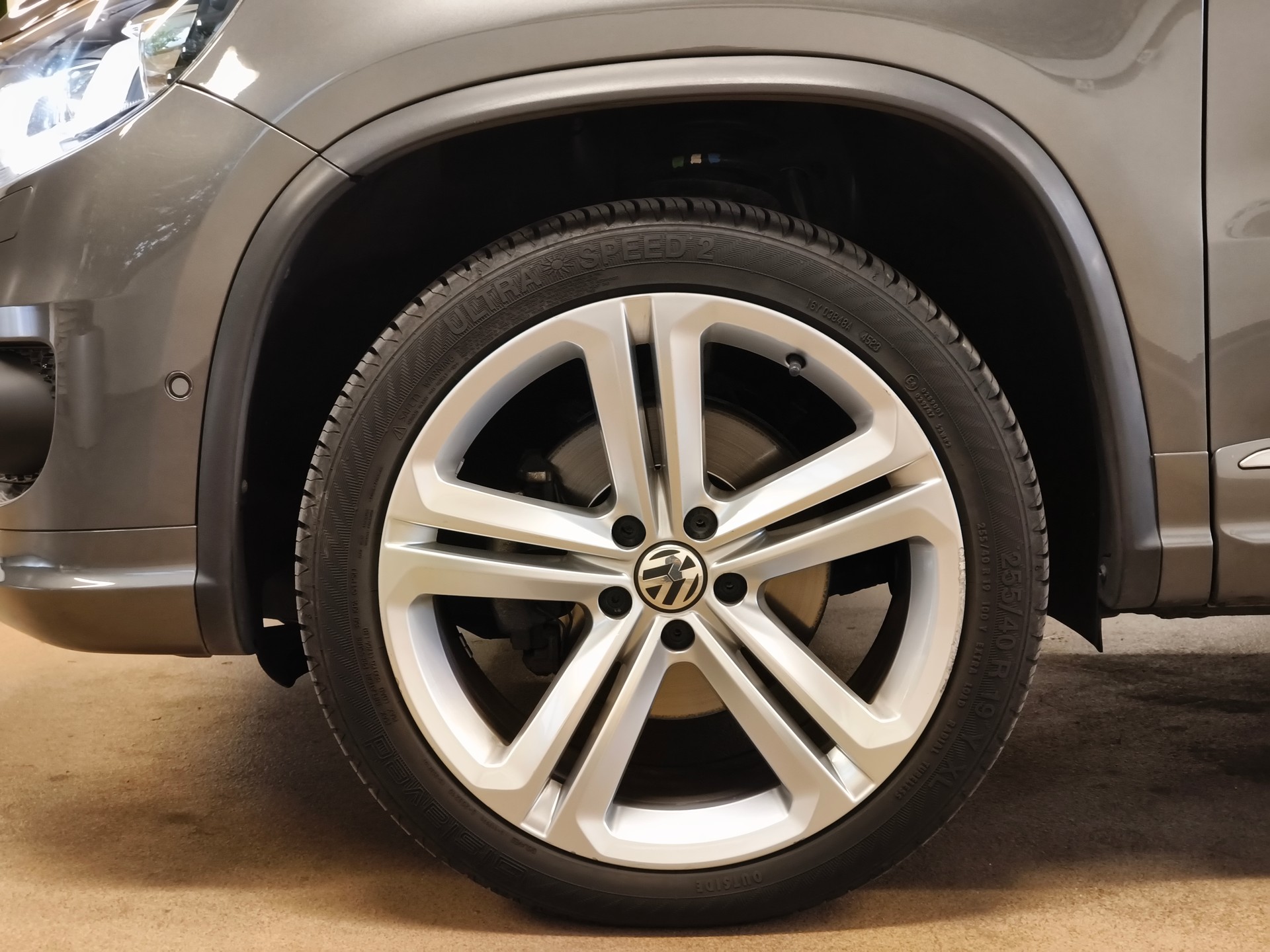 VW Tiguan 2.0 TSI R-Line Design 4Motion DSG-showroom-element-2