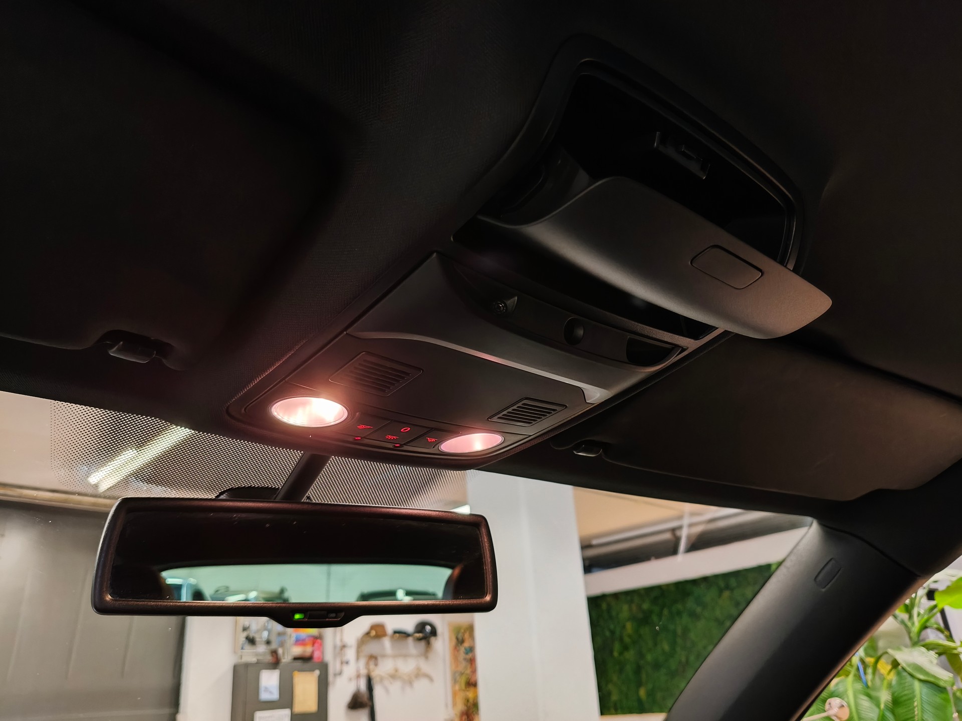 VW Tiguan 2.0 TSI R-Line Design 4Motion DSG-image-27