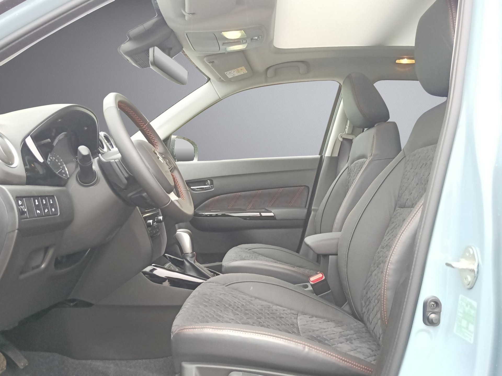 SUZUKI Vitara 1.4 T Black Edition Top Hybrid 4x4-image-9