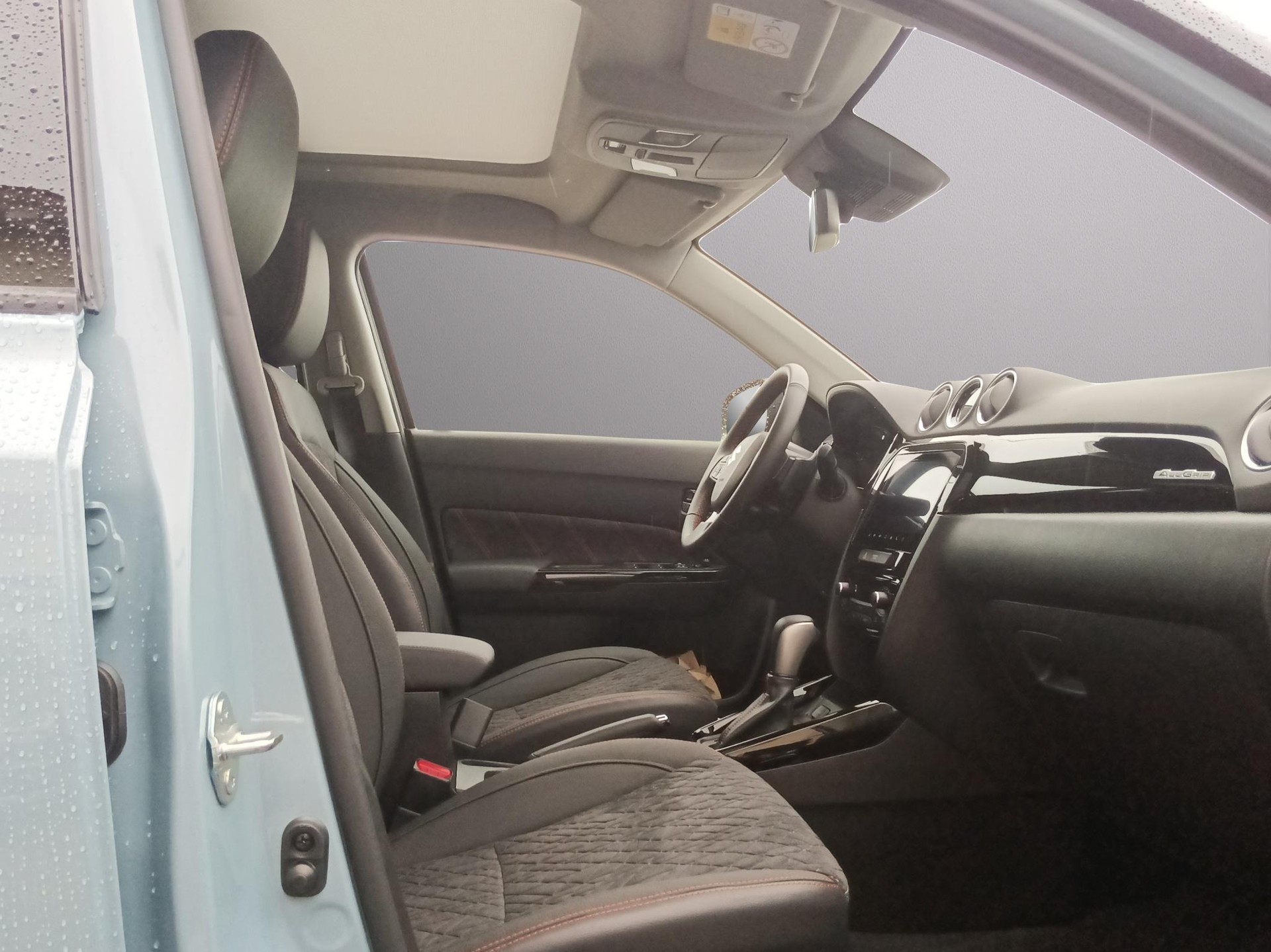 SUZUKI Vitara 1.4 T Black Edition Top Hybrid 4x4-image-14