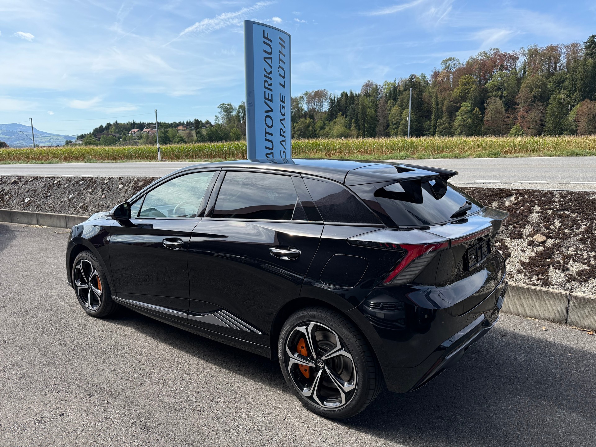 MG 4 EV 64kWh Xpower AWD-showroom-element-1