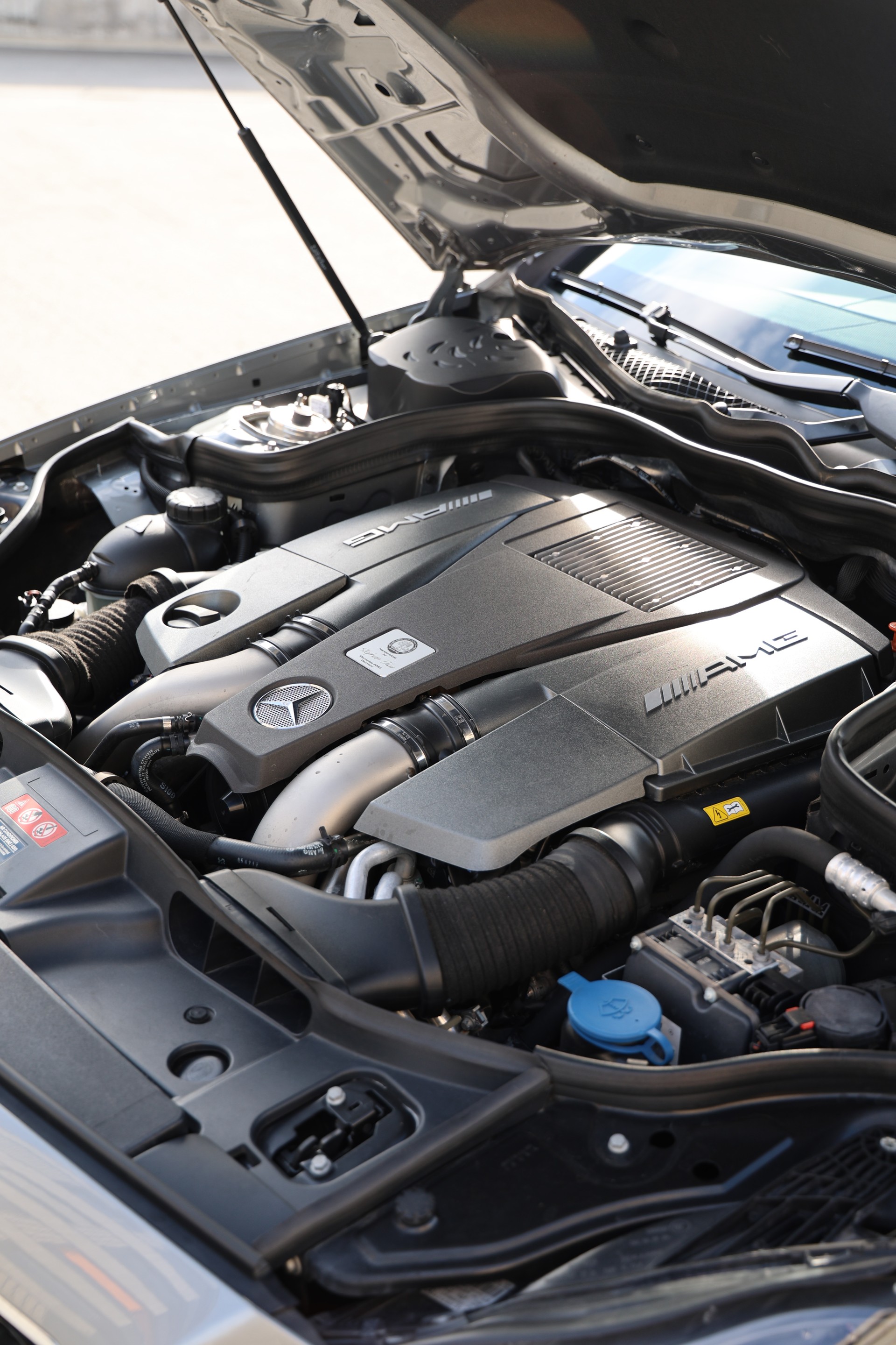 MERCEDES-BENZ CLS 63 AMG-image-19