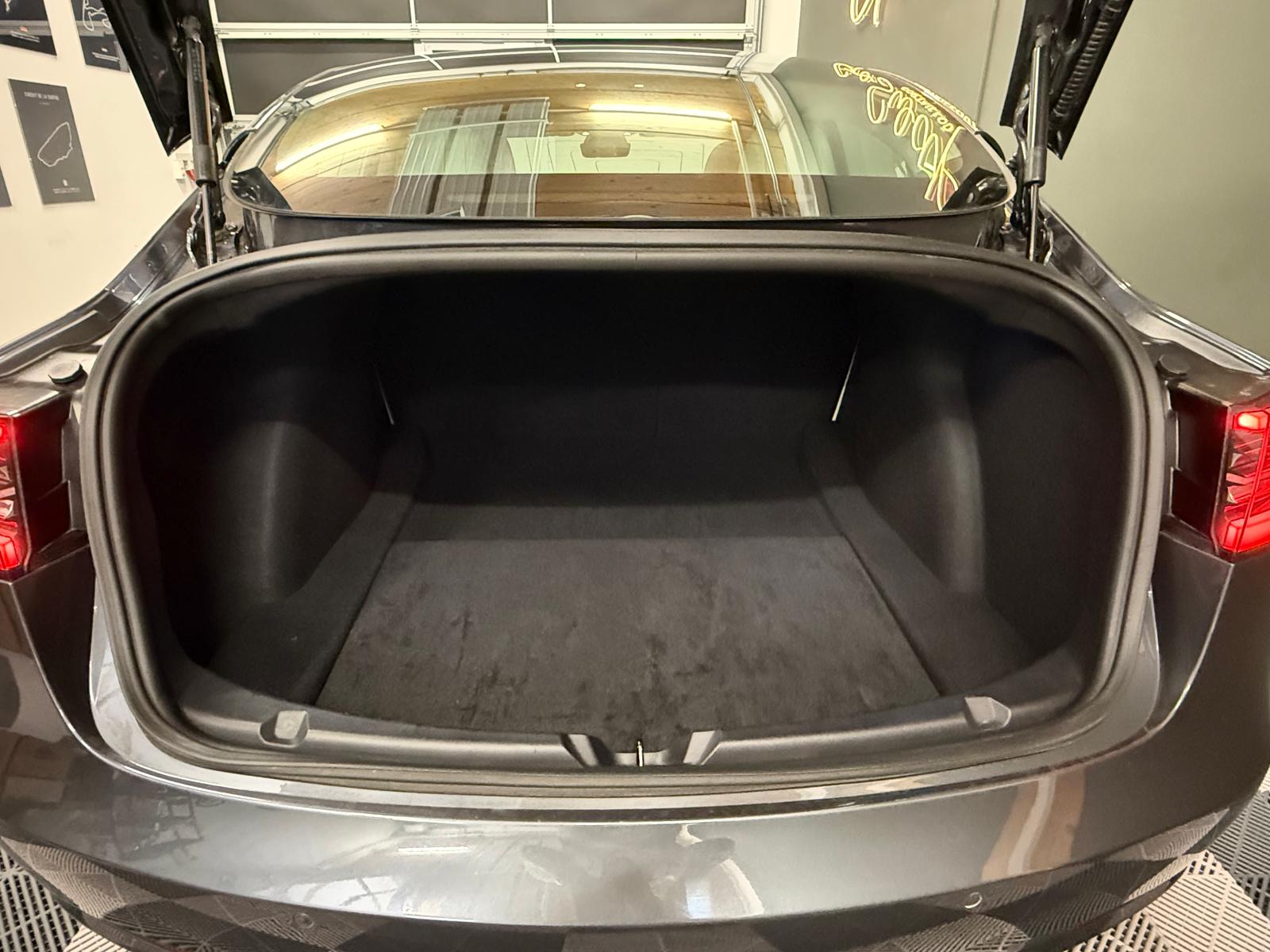 TESLA Model 3 Long Range Dual Motor AWD-image-13