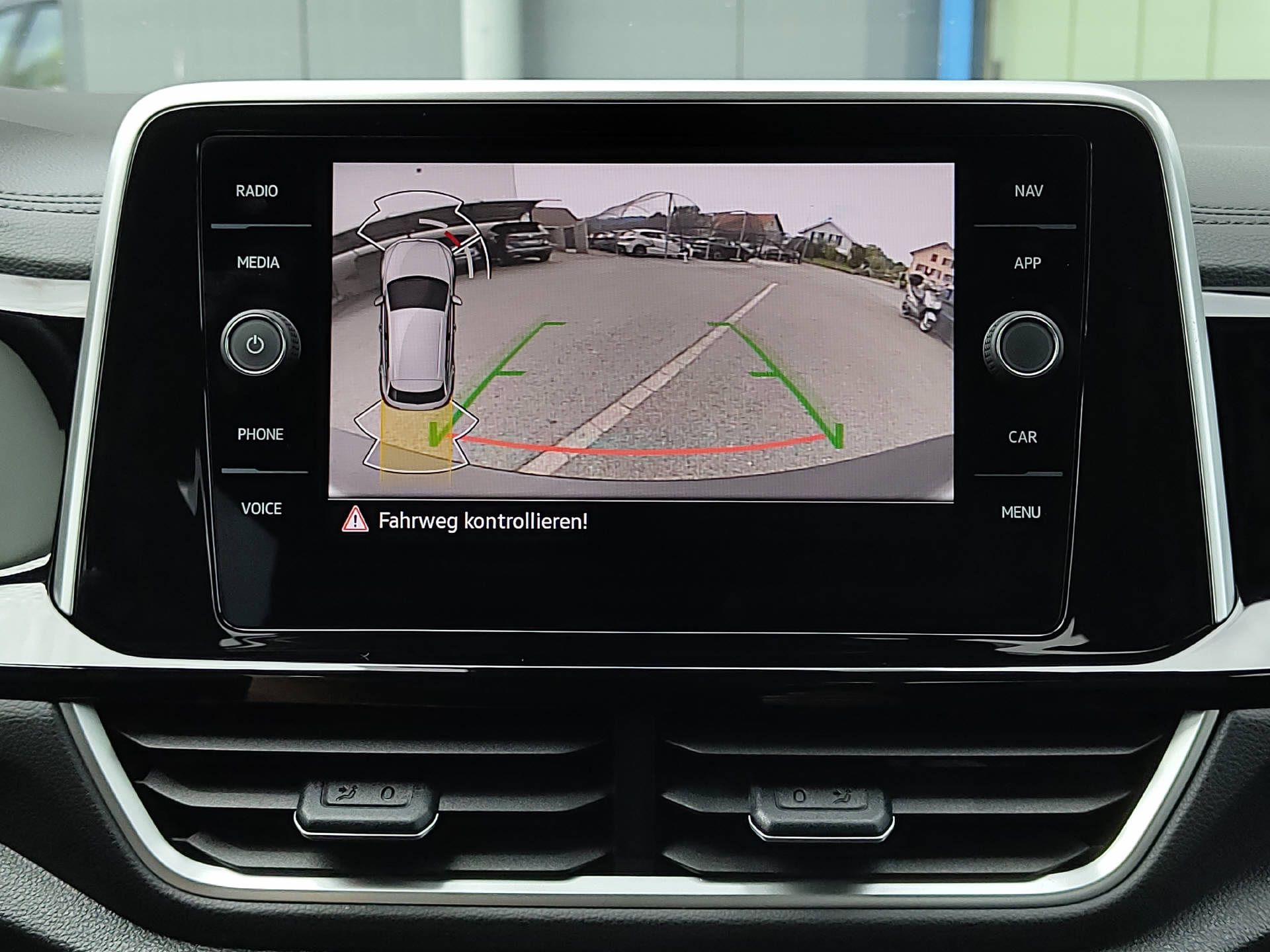 VW T-Roc 1.5 TSI R-Line DSG-image-8