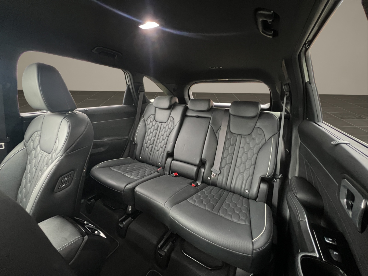 KIA Sorento 1.6 T-GDi Hybrid Style 5P-image-16