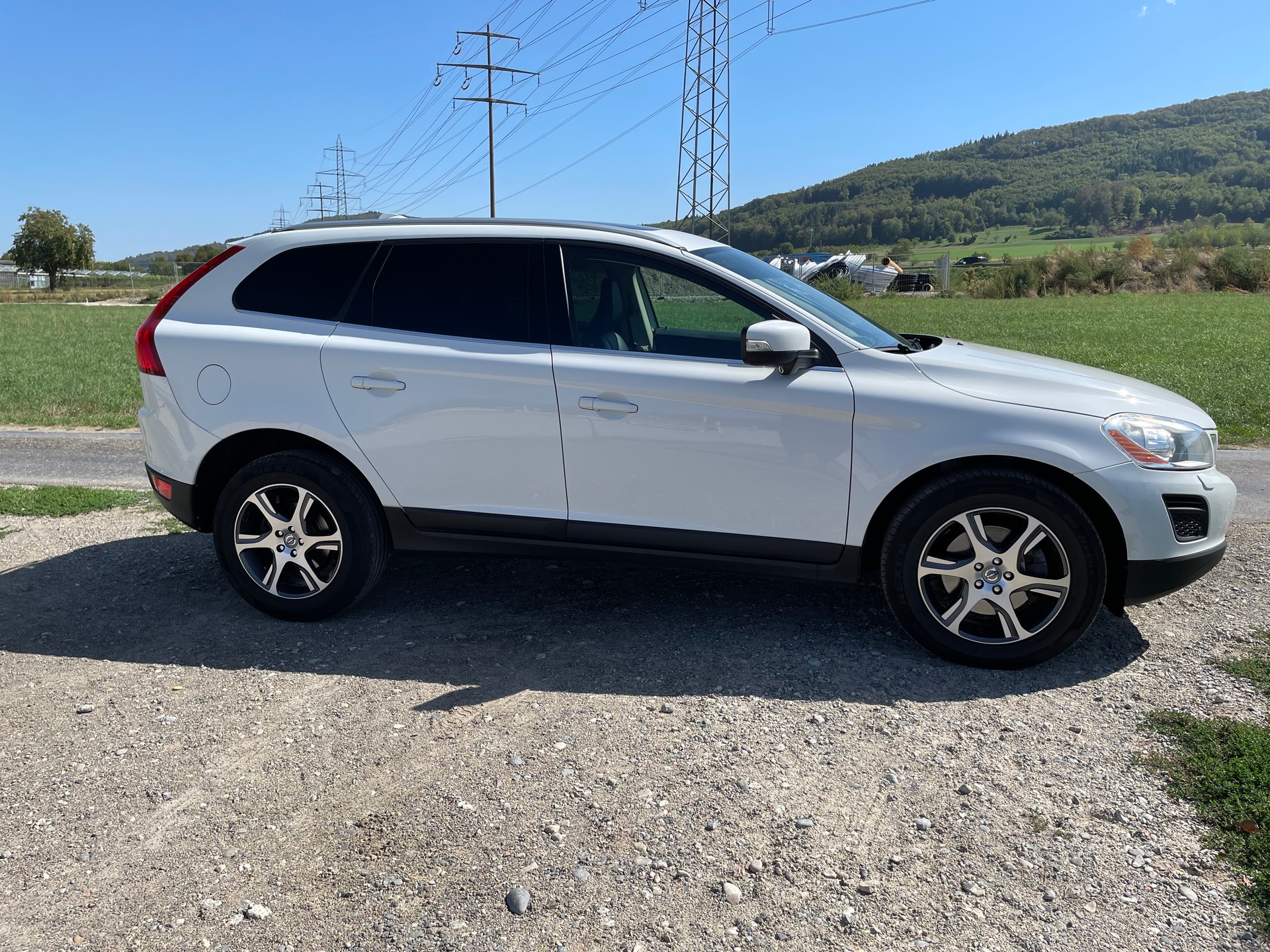 VOLVO XC60 D5 AWD Summum-image-2