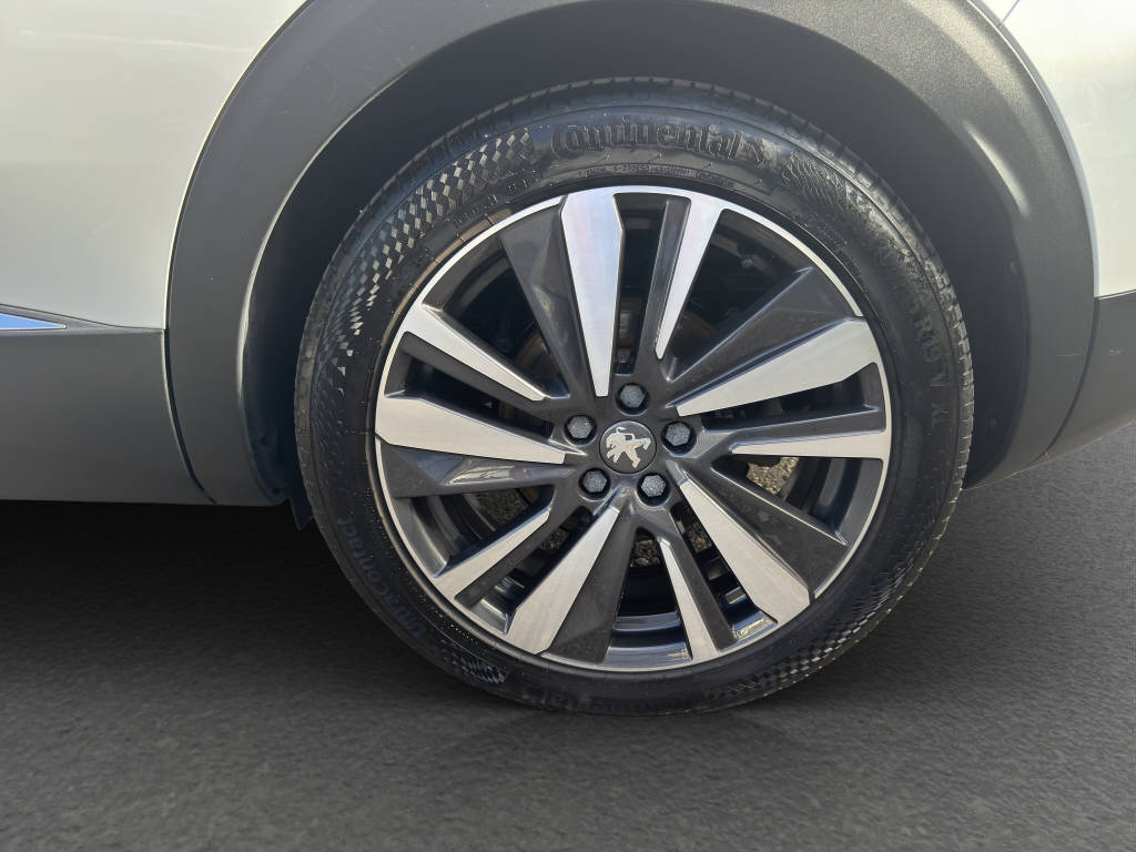 PEUGEOT 3008 1.6 Plug-in Hybrid4 GT-image-12